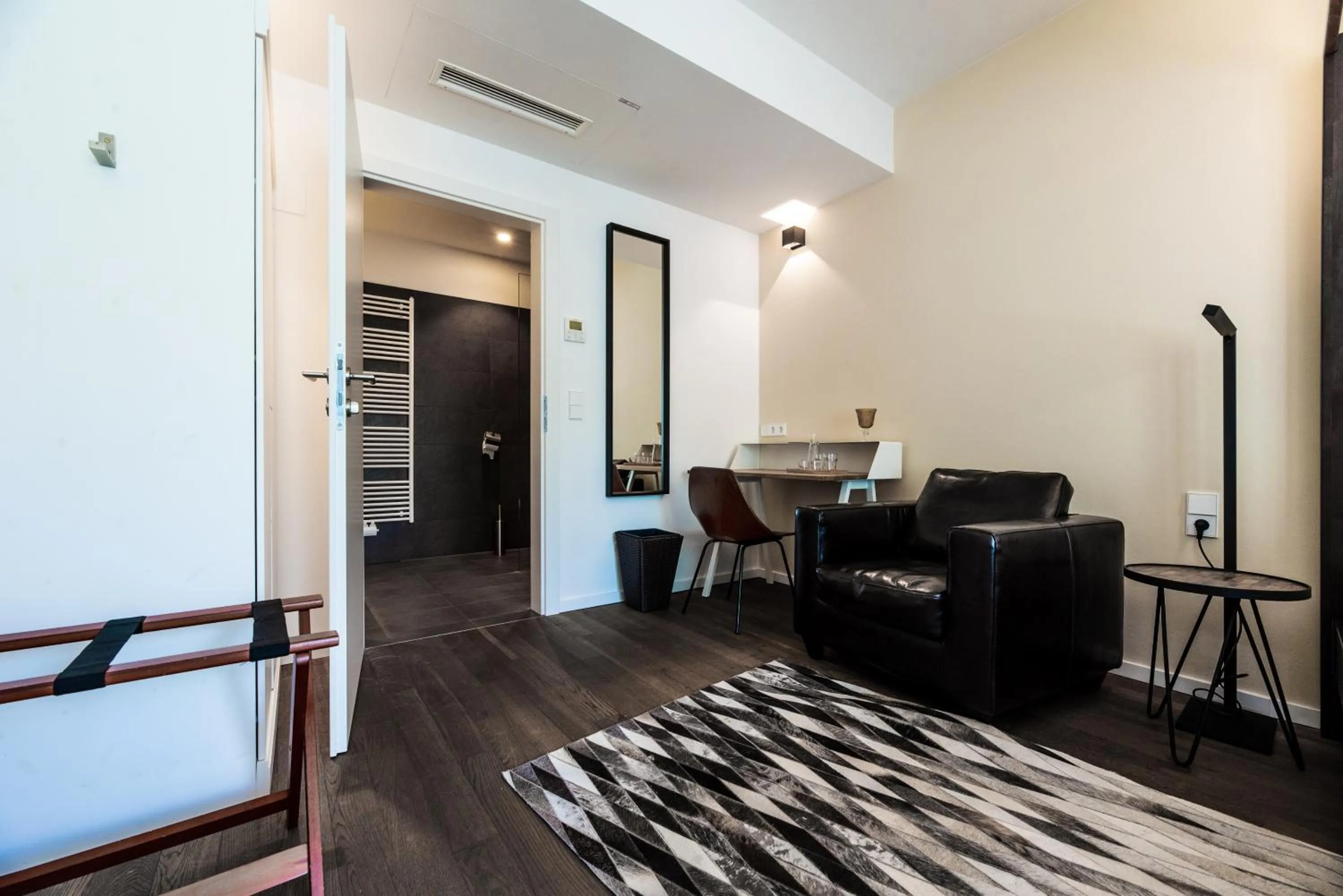 Bathroom in Blackhome Graz I contactless check-in