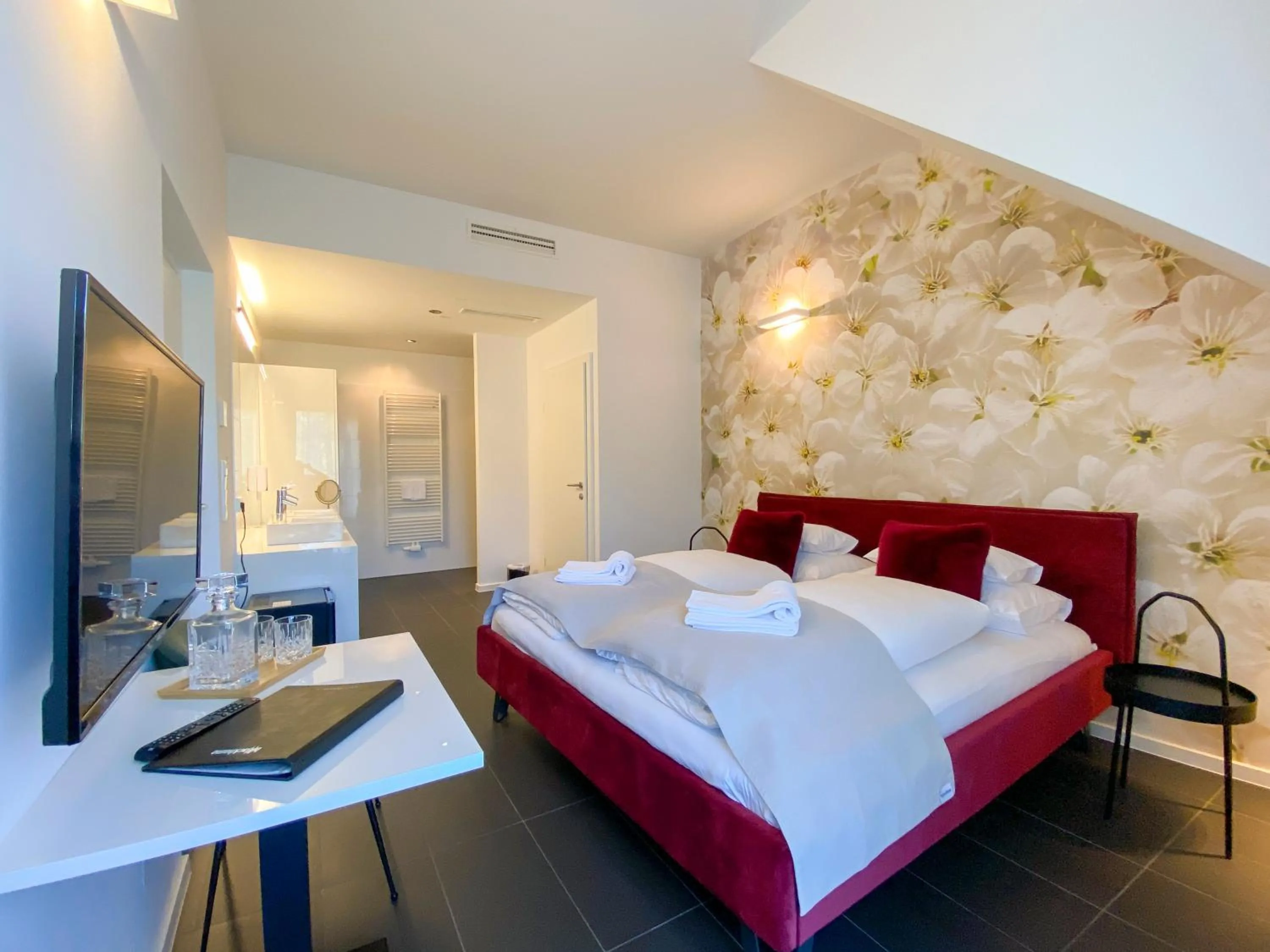 Bedroom, Bed in Blackhome Graz I contactless check-in