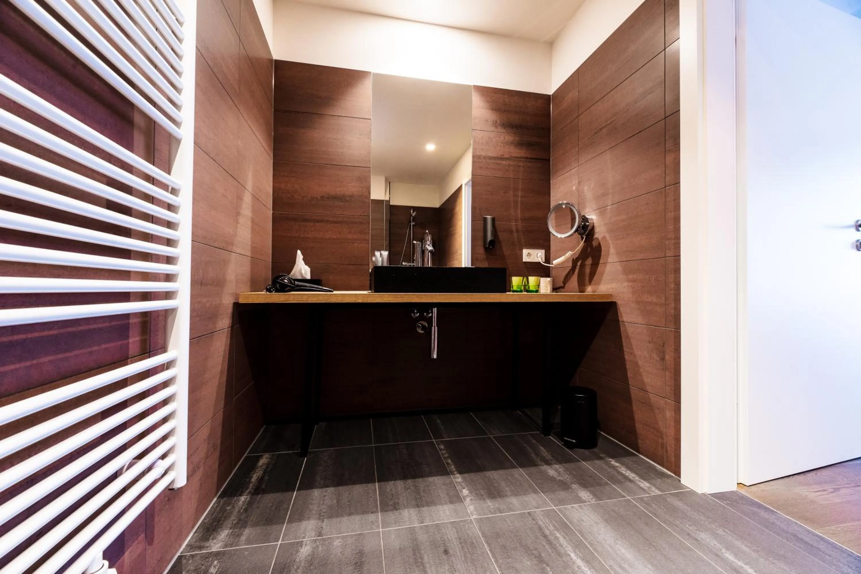 Bathroom in Blackhome Graz I contactless check-in