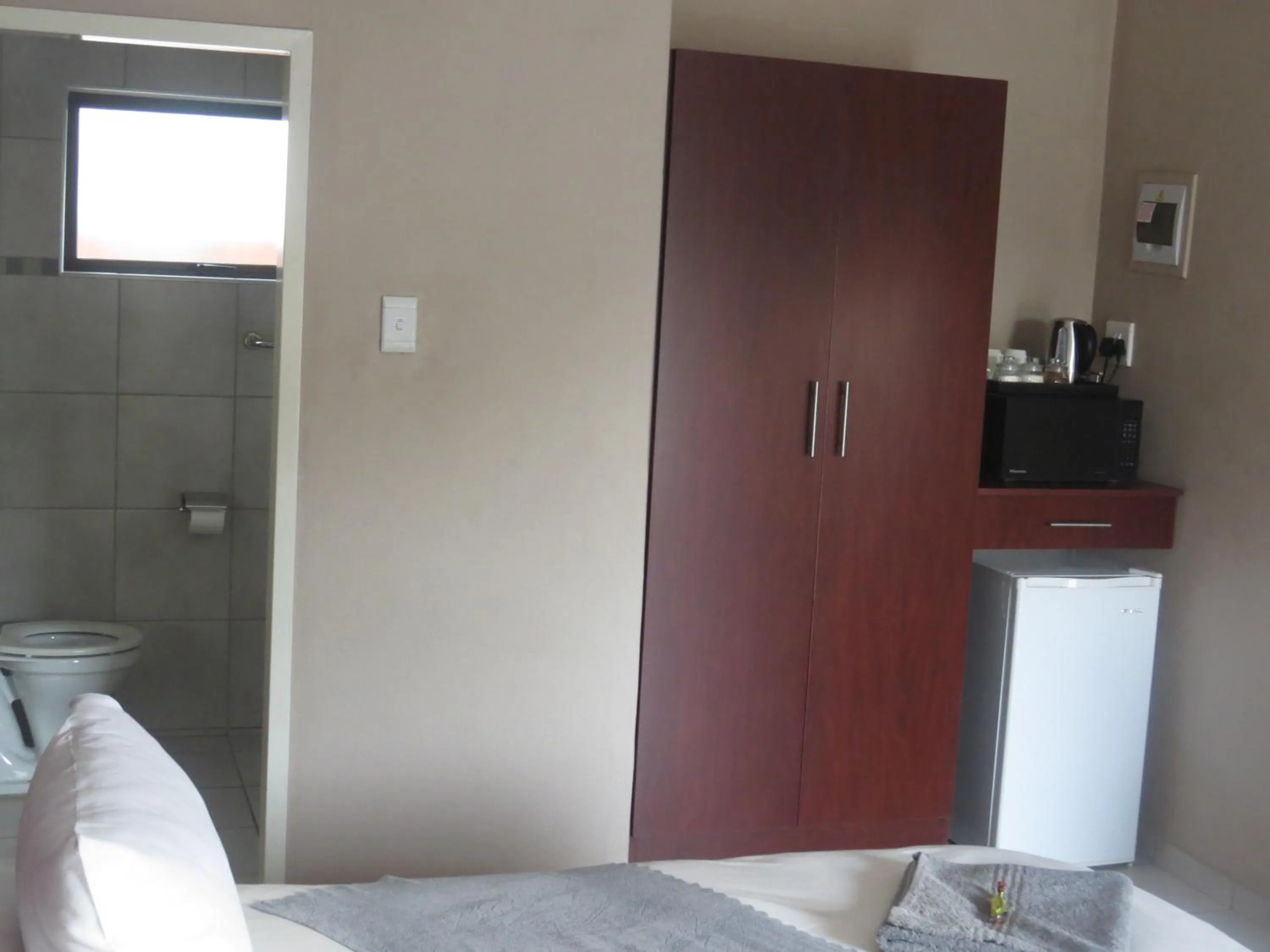 wardrobe, Bed in Villa Strada Guesthouse