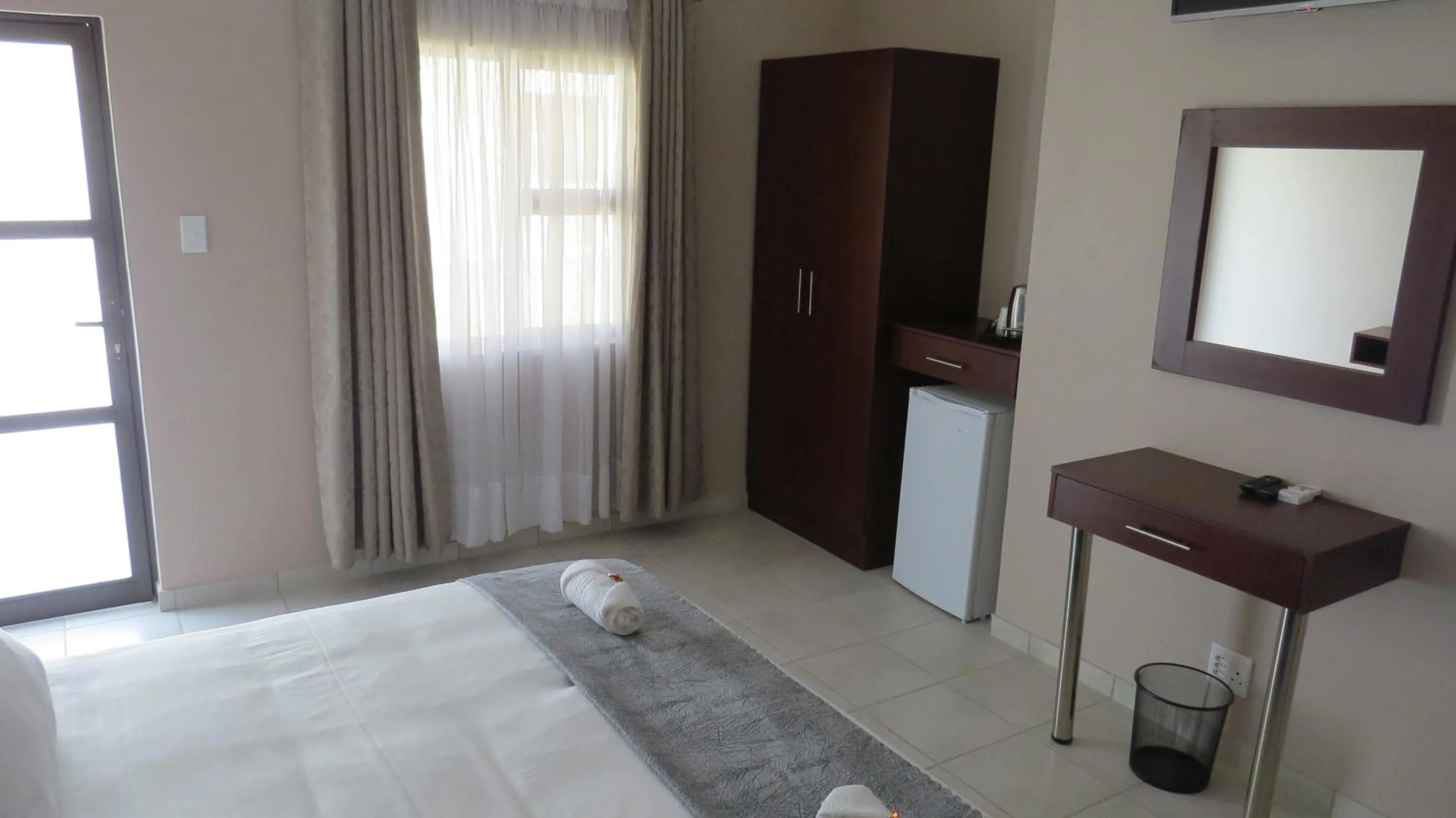 Coffee/tea facilities, Bed in Villa Strada Guesthouse