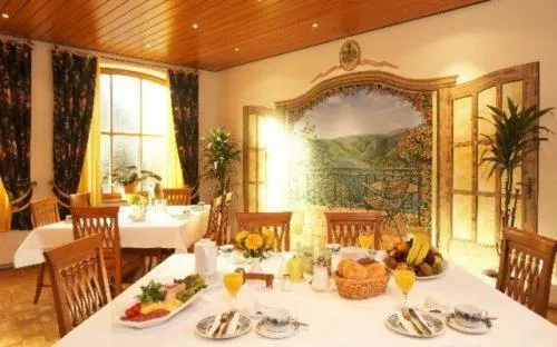 Restaurant/places to eat in Hotel Alter Posthof