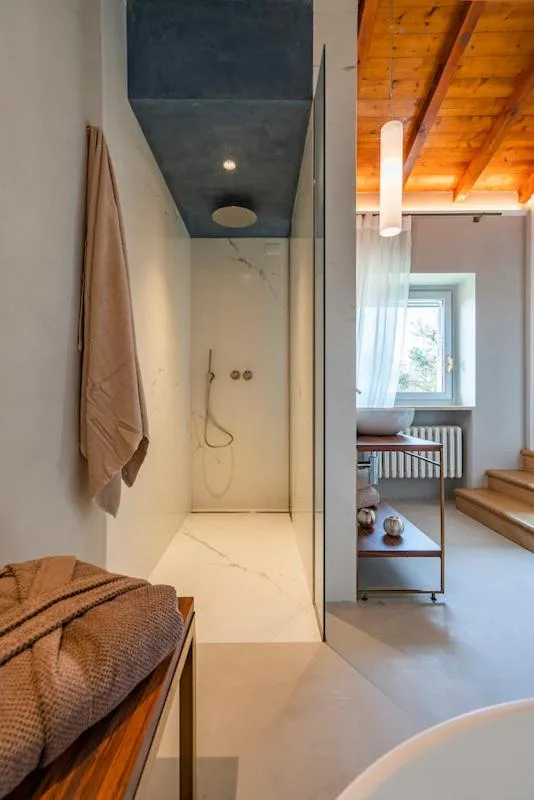 Shower, Bed in Relais Villa dei Gelsi & Spa