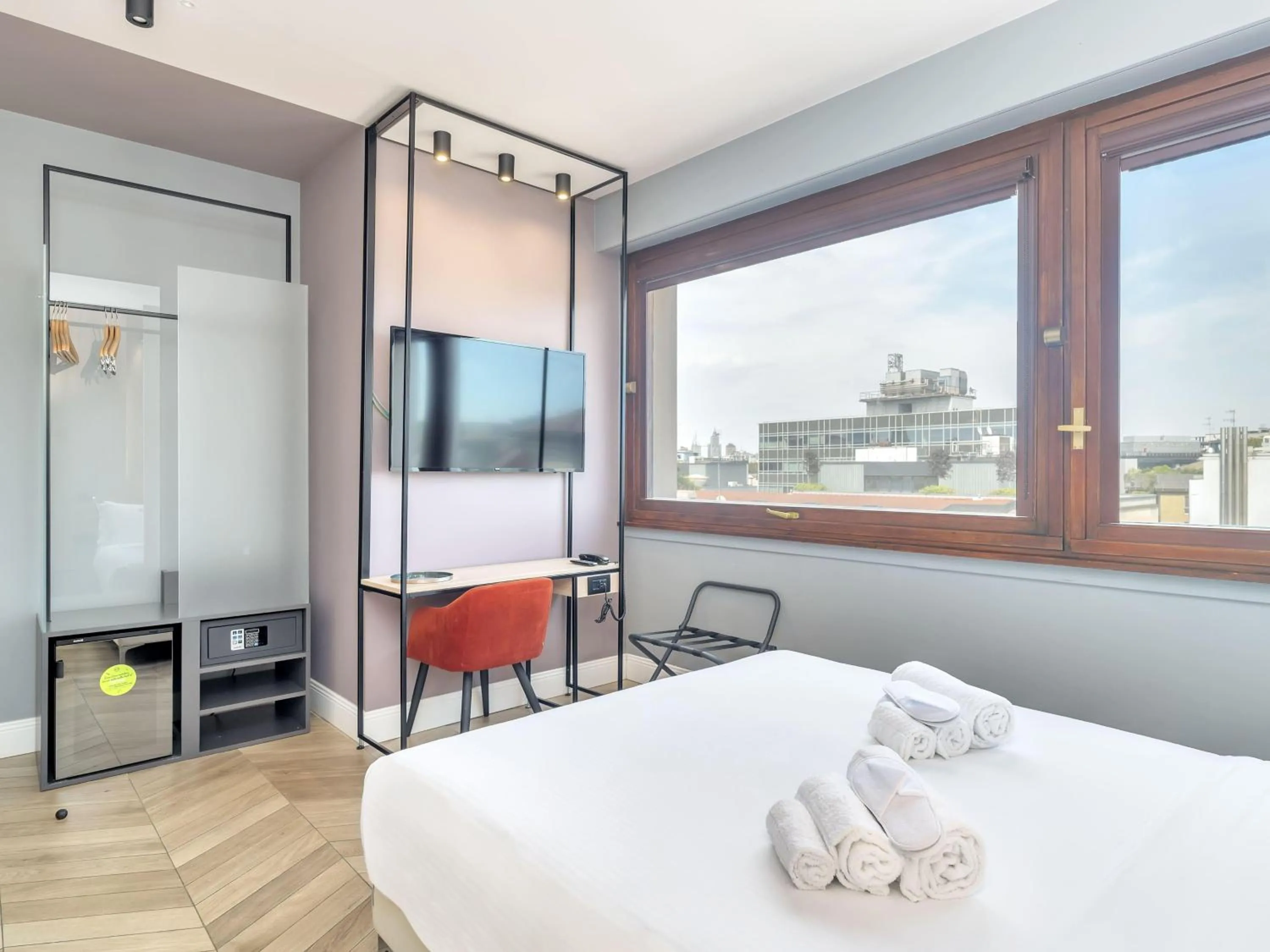 Photo of the whole room, Bed in B&B Hotel Milano City Center Duomo