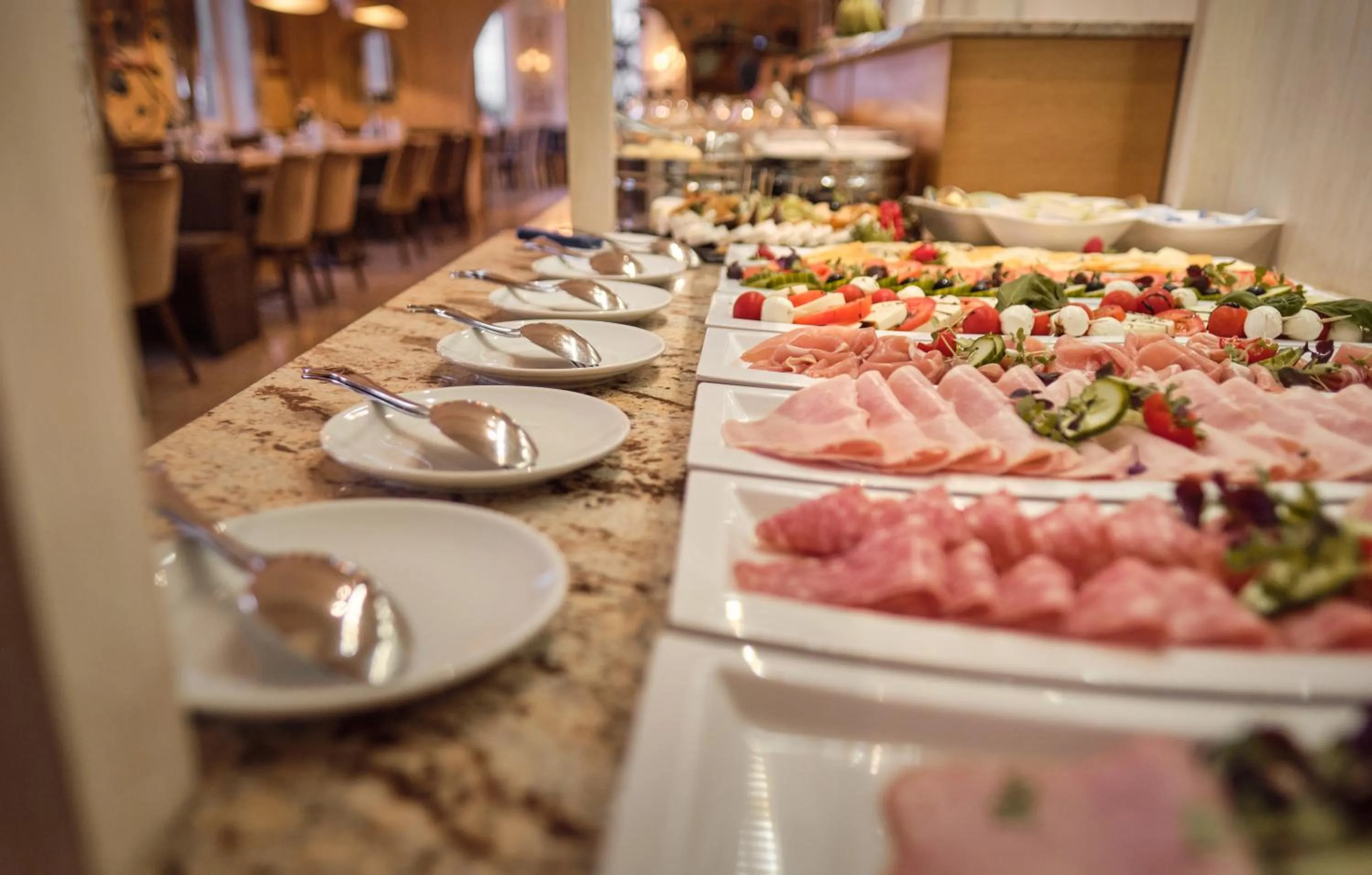 Buffet breakfast in Hotel Wittelsbacher Höh