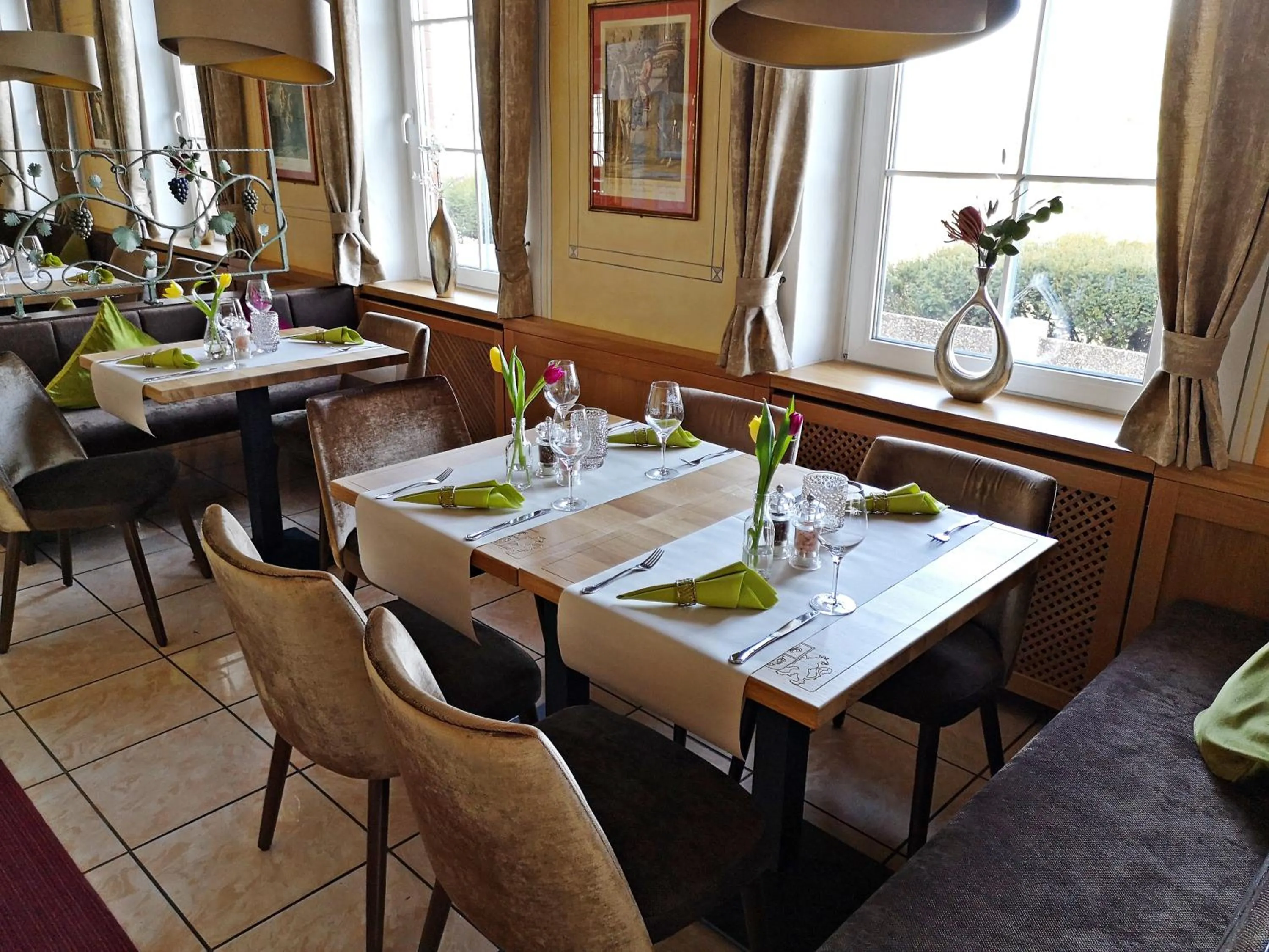 Restaurant/places to eat in Hotel Wittelsbacher Höh