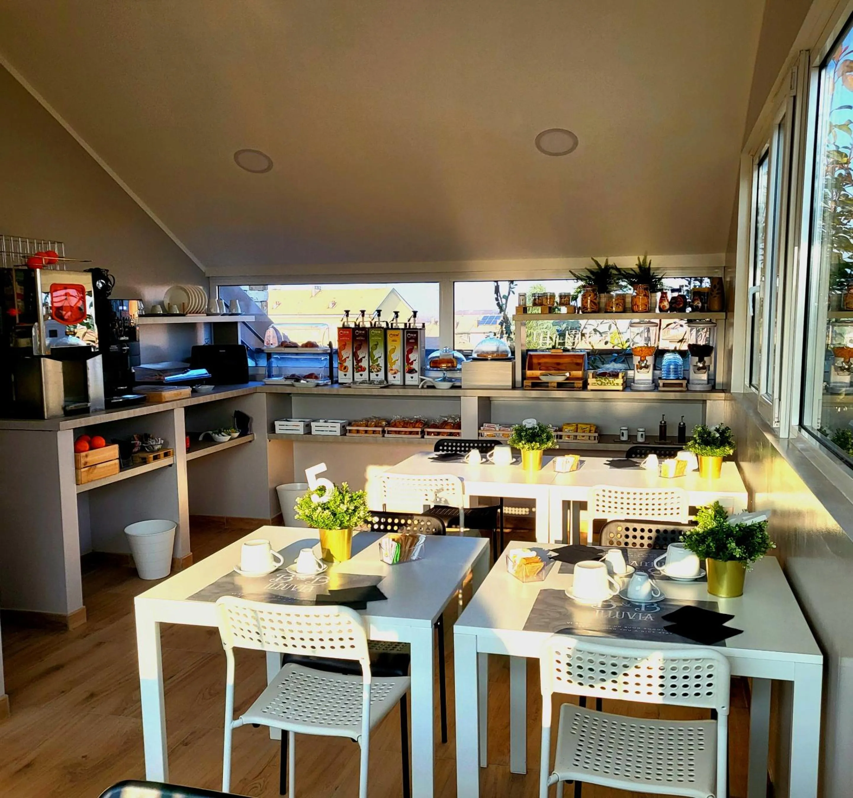 Breakfast in ILLUVIA affitto camere