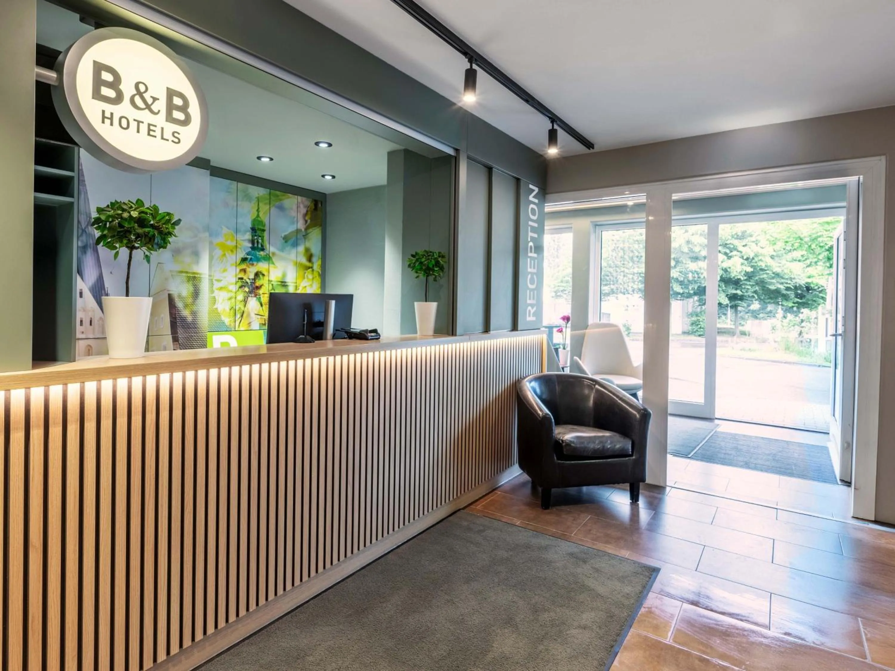 Lobby or reception in B&B Hotel Ingolstadt-Ost