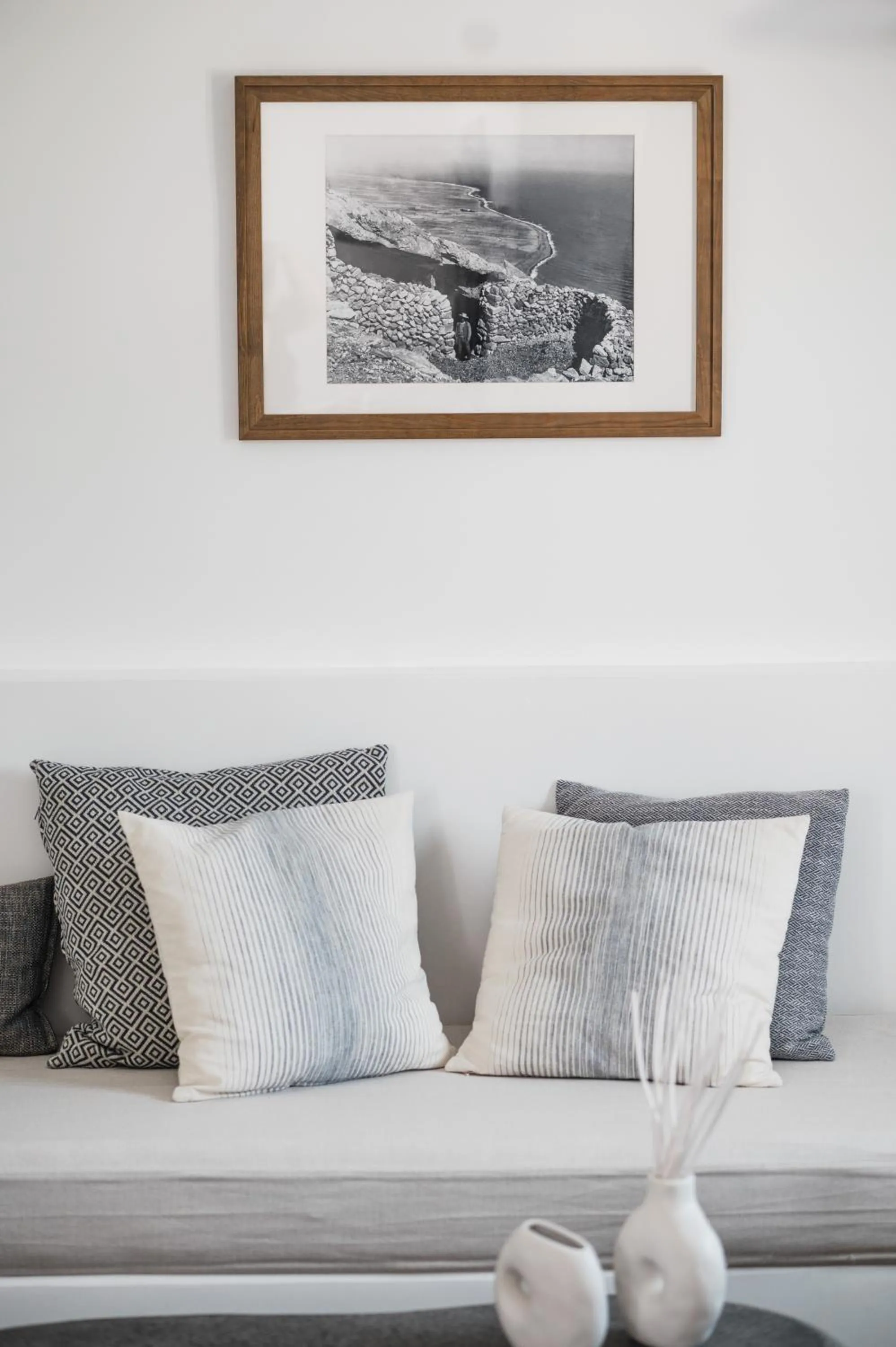 Living room in Amphitrite Suites Santorini