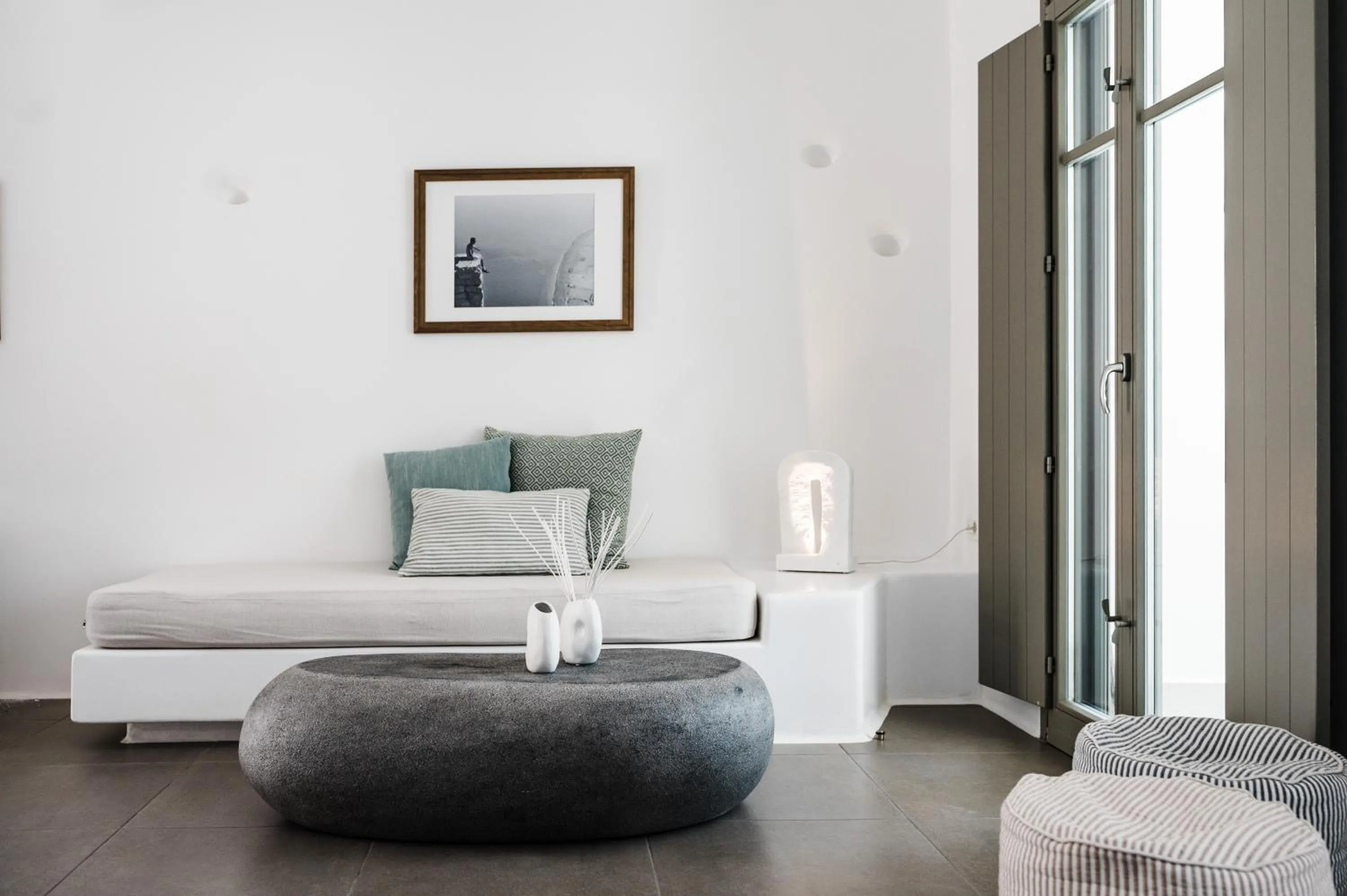 Living room in Amphitrite Suites Santorini
