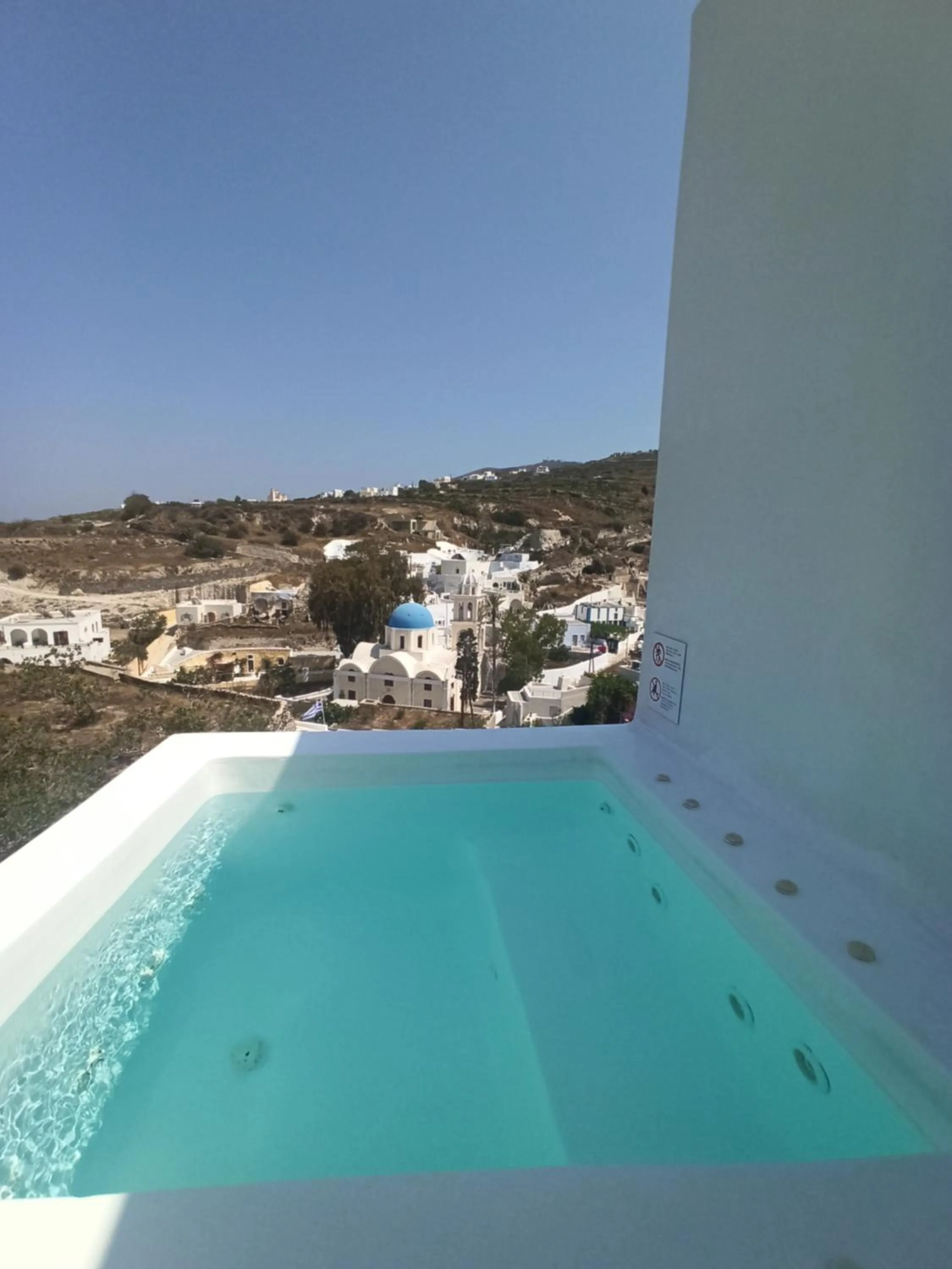 Hot Tub in Amphitrite Suites Santorini