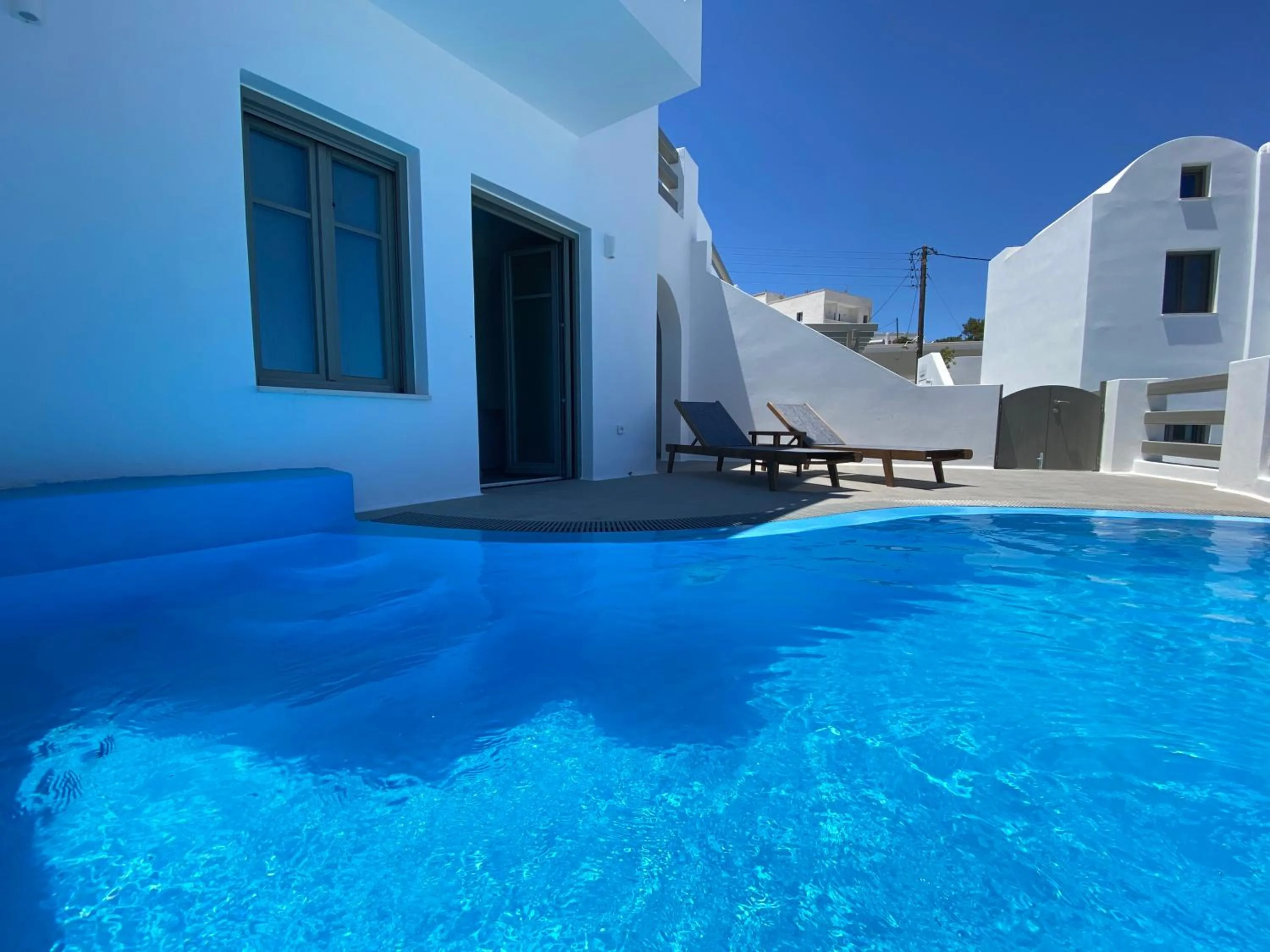 Swimming pool in Amphitrite Suites Santorini