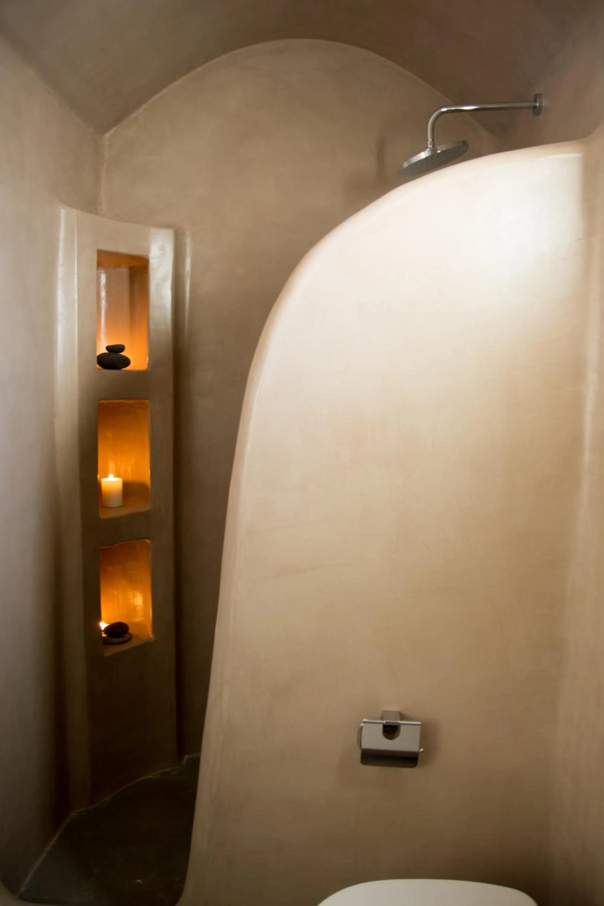 Shower in Amphitrite Suites Santorini