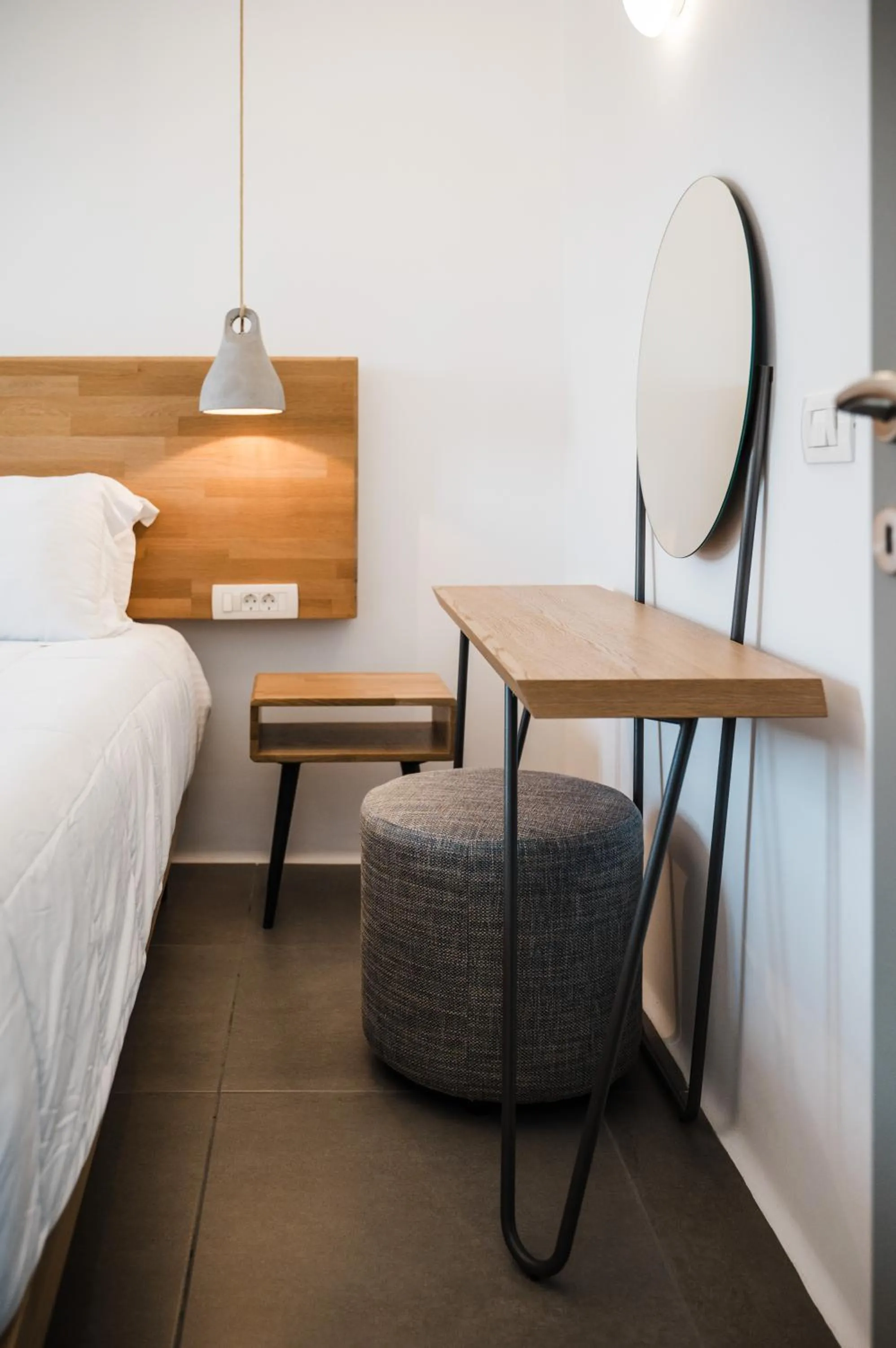 Bedroom, Bed in Amphitrite Suites Santorini