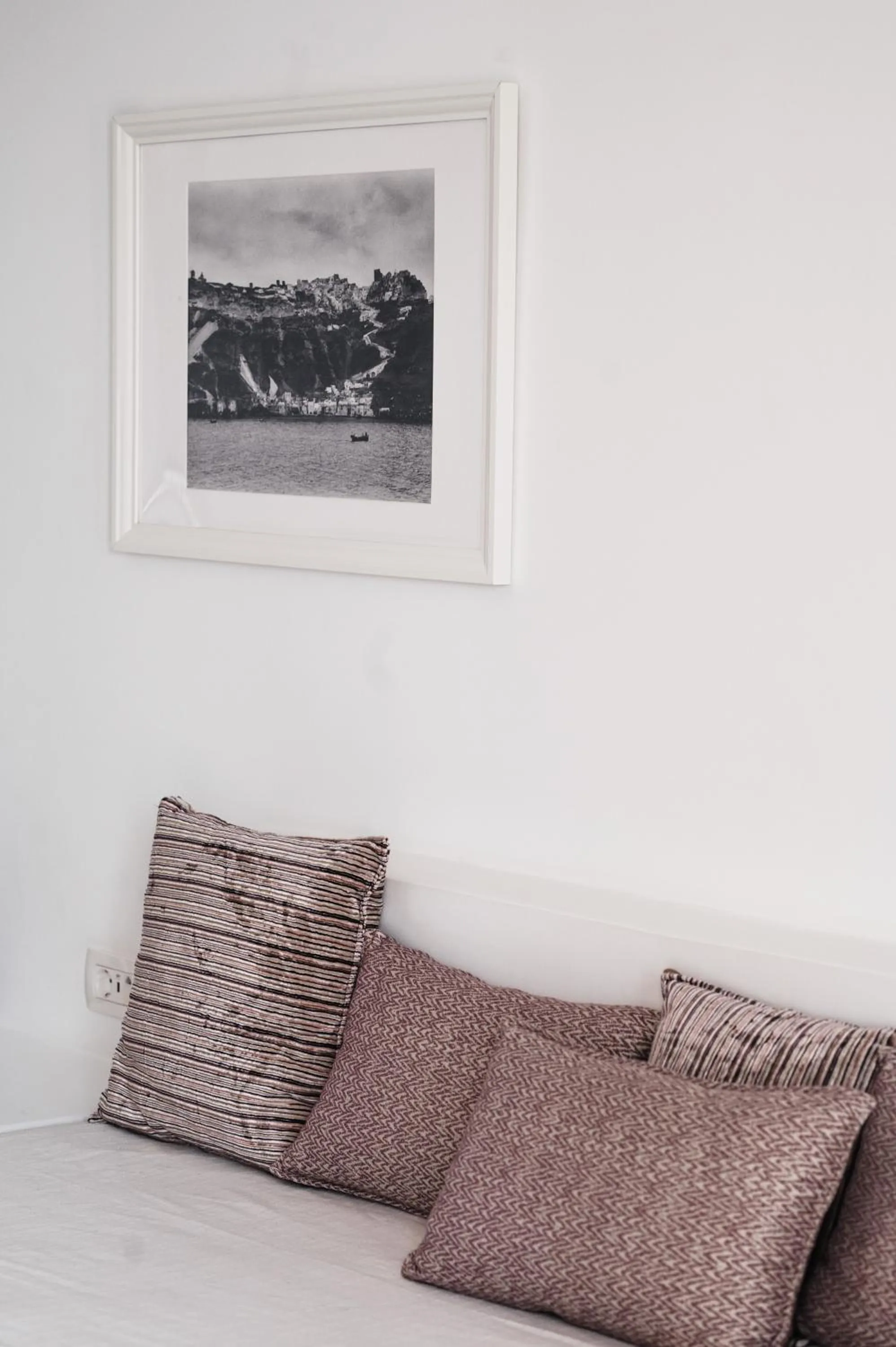 Living room in Amphitrite Suites Santorini