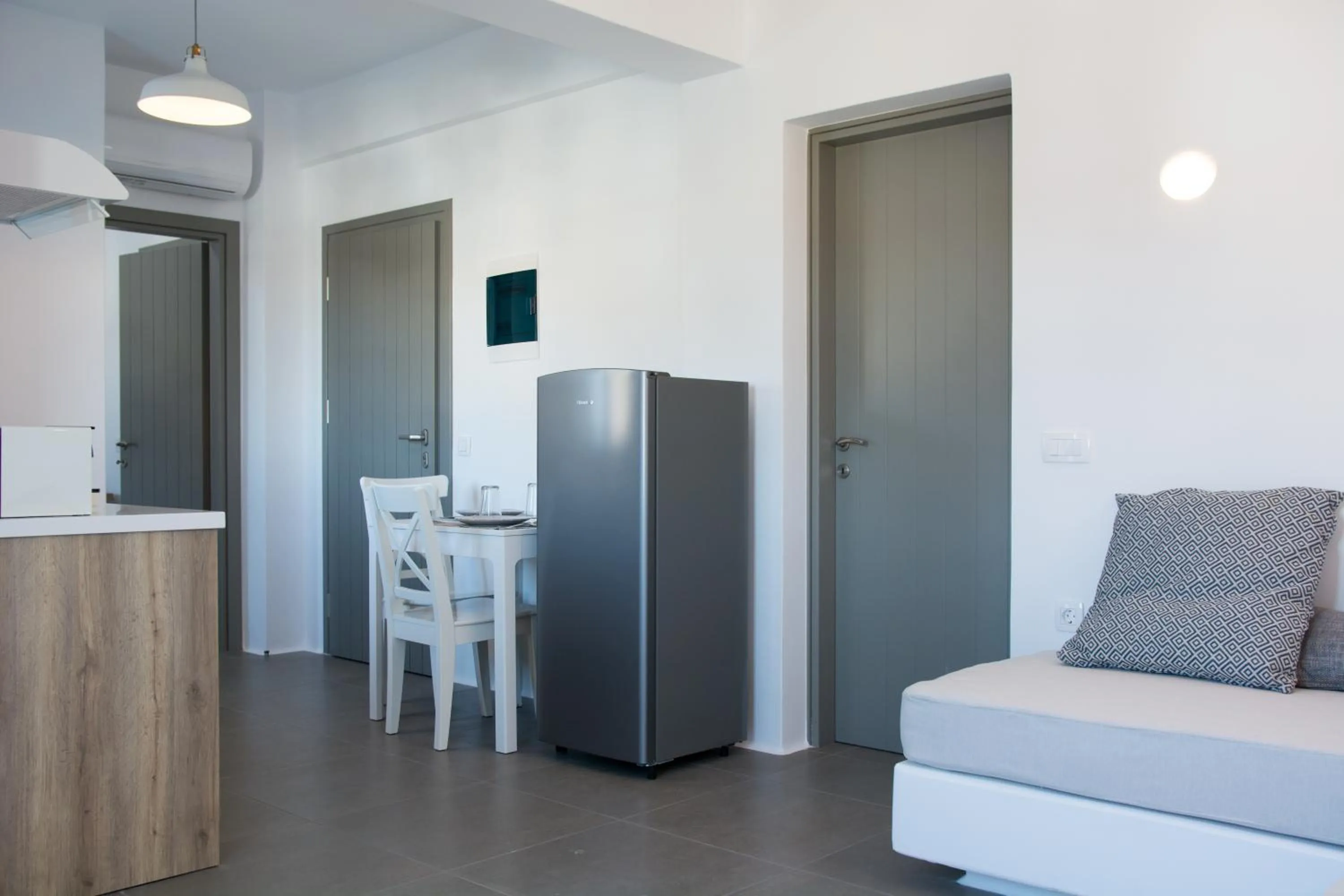Living room in Amphitrite Suites Santorini