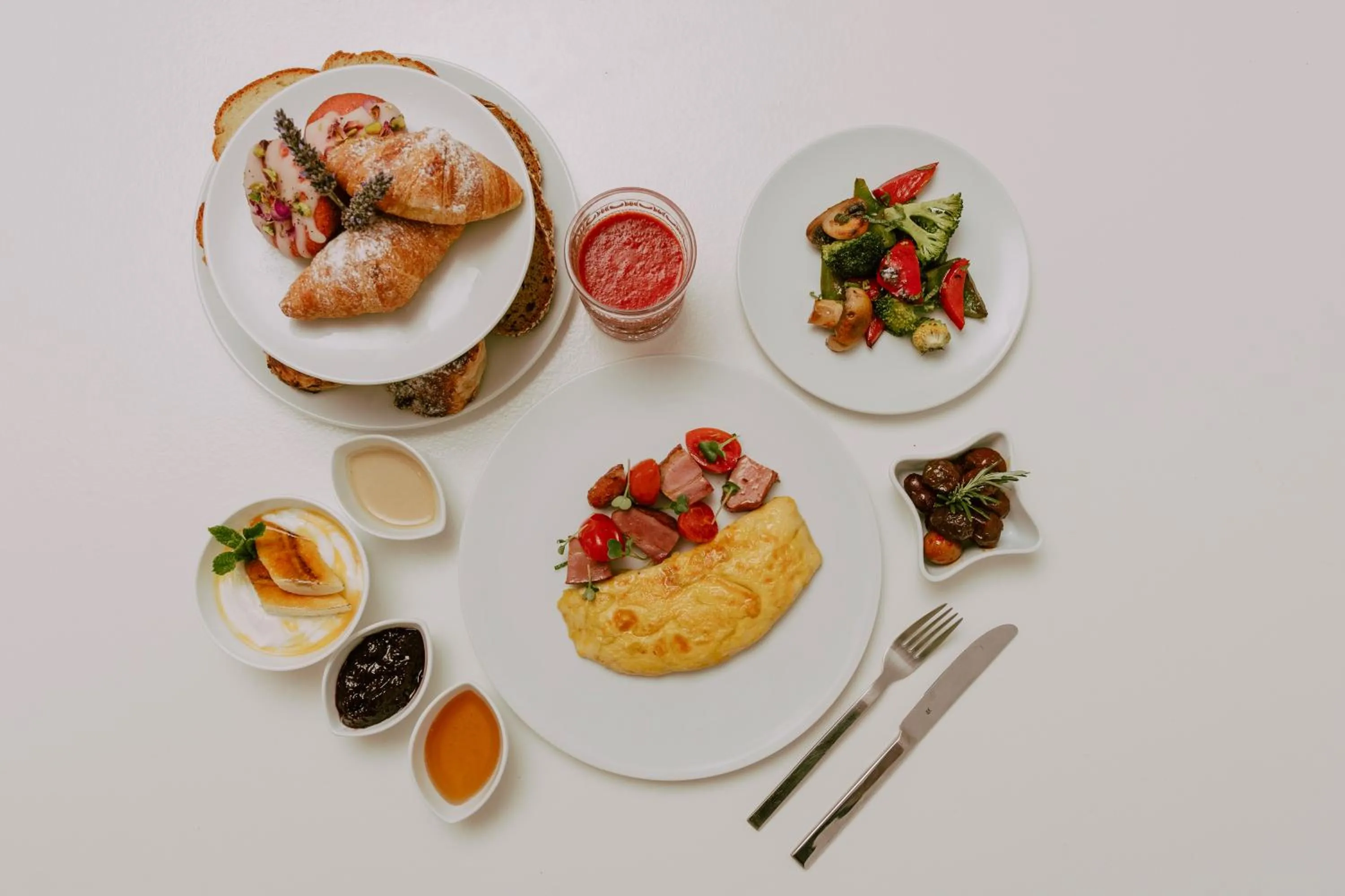 Breakfast in Amphitrite Suites Santorini