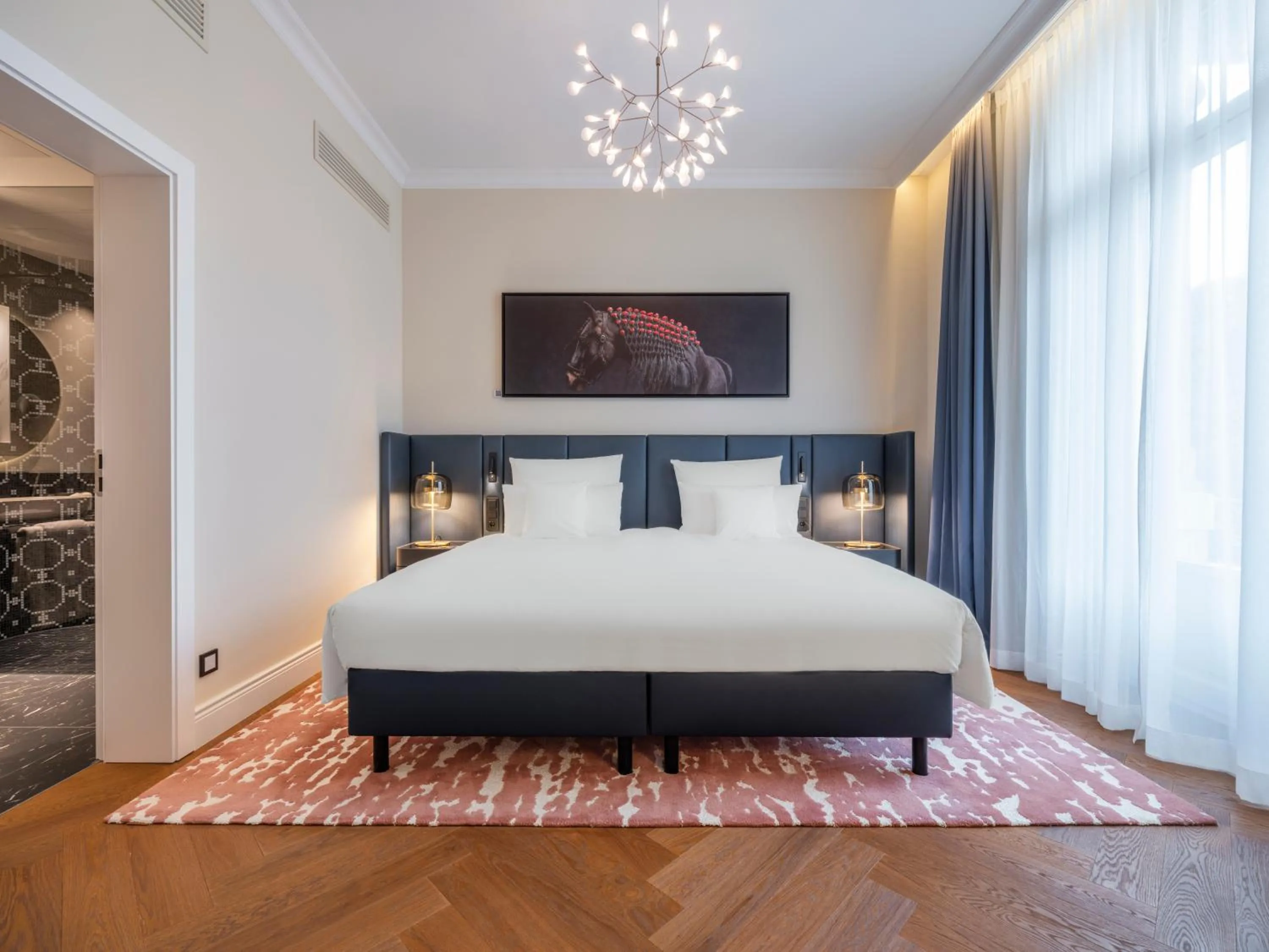 Bed in Steigenberger Icon Europäischer Hof Baden Baden