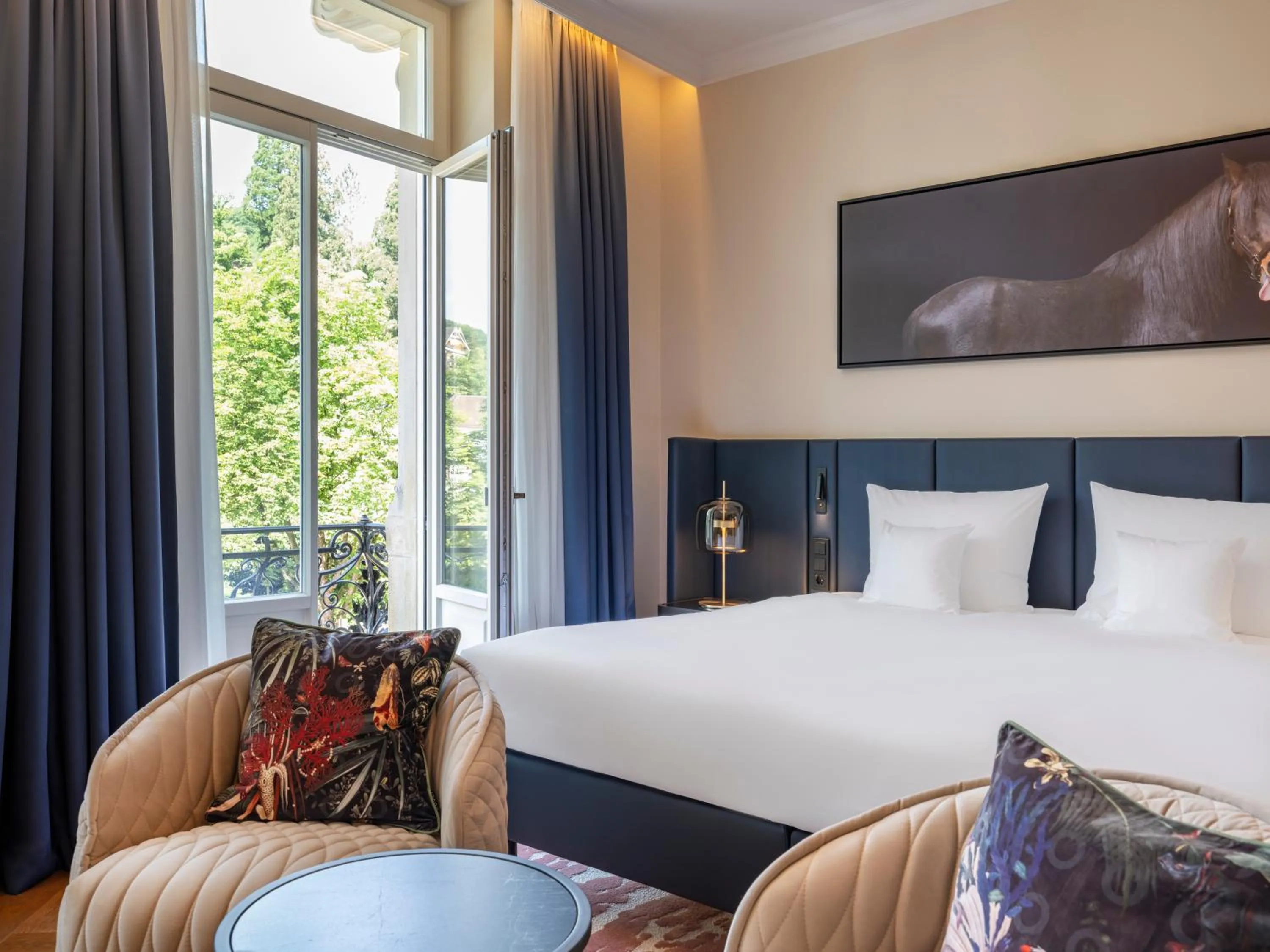 Bed in Steigenberger Icon Europäischer Hof Baden Baden