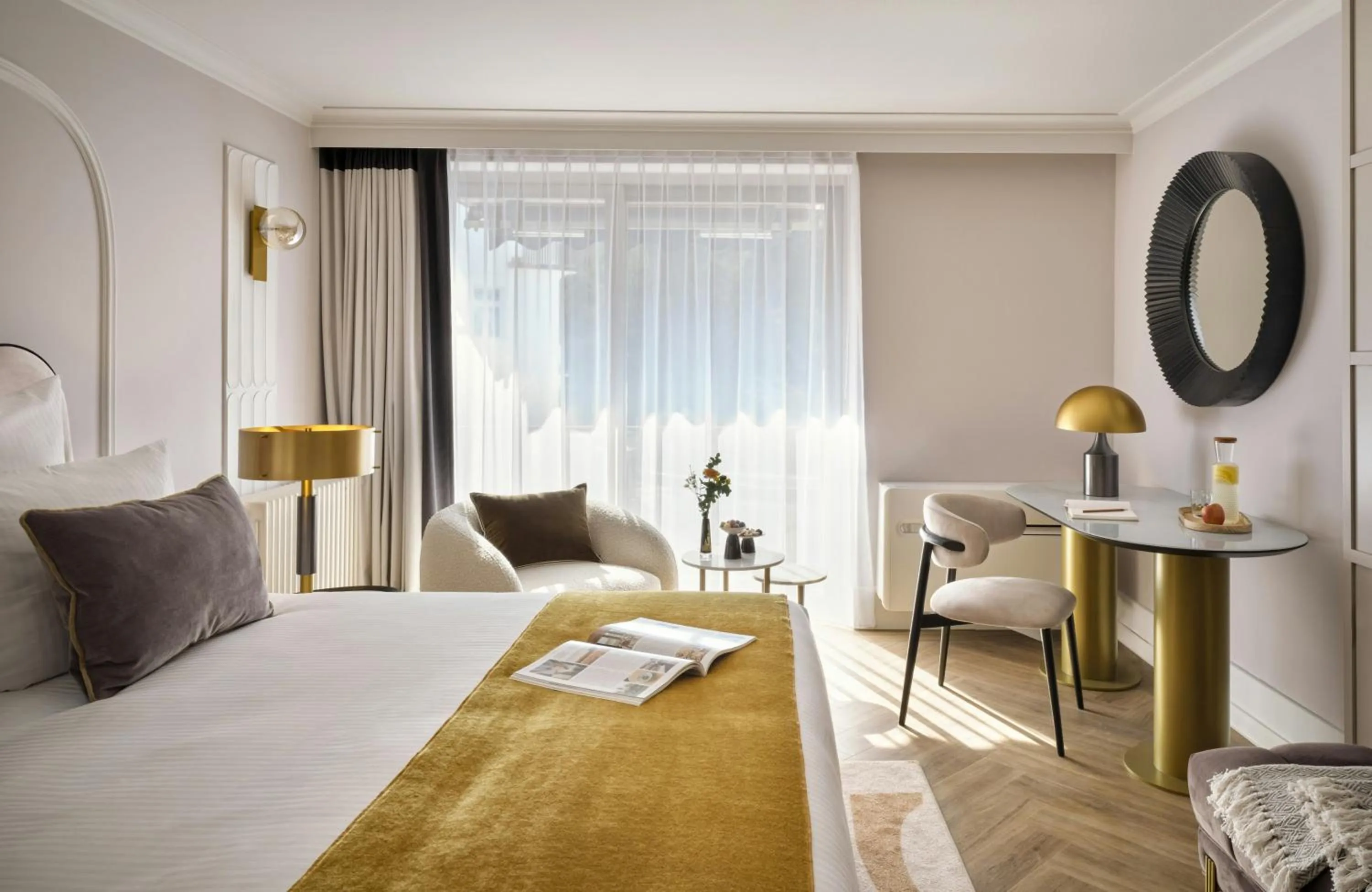 Photo of the whole room, Bed in Badischer Hof Baden-Baden - Leonardo Limited Edition