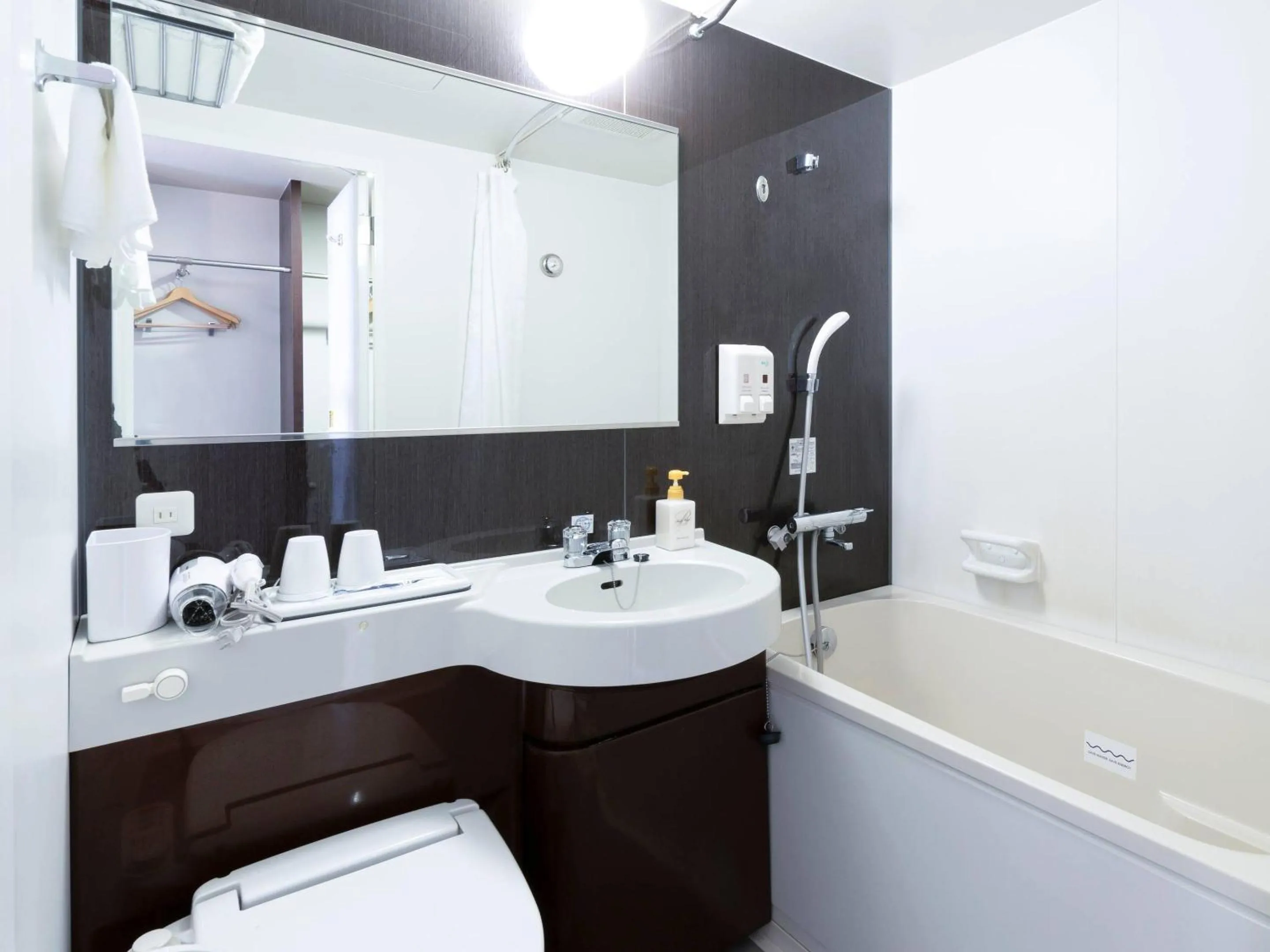 Bathroom in Comfort Hotel Central International Airport