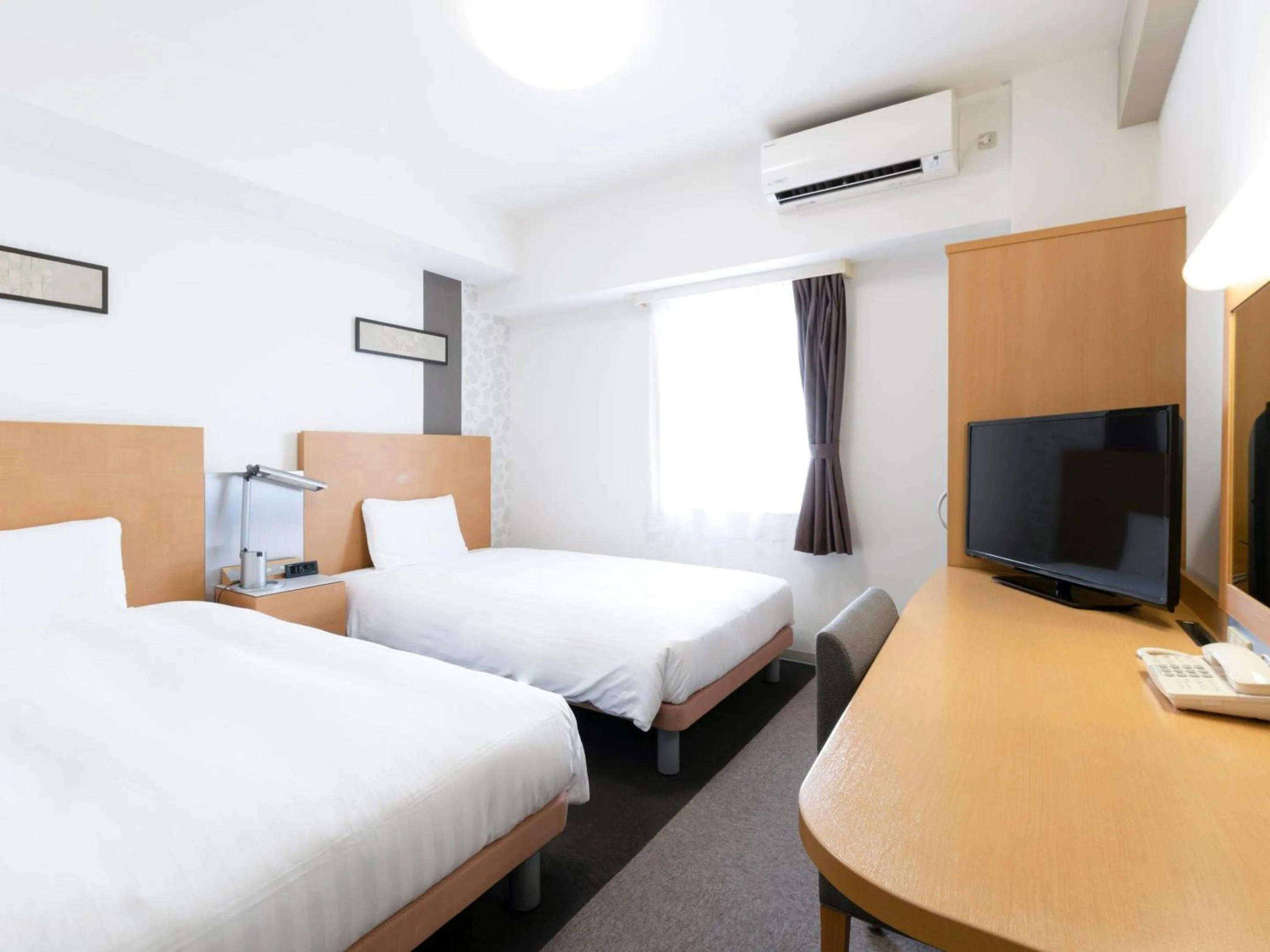 Bedroom, Bed in Comfort Hotel Central International Airport
