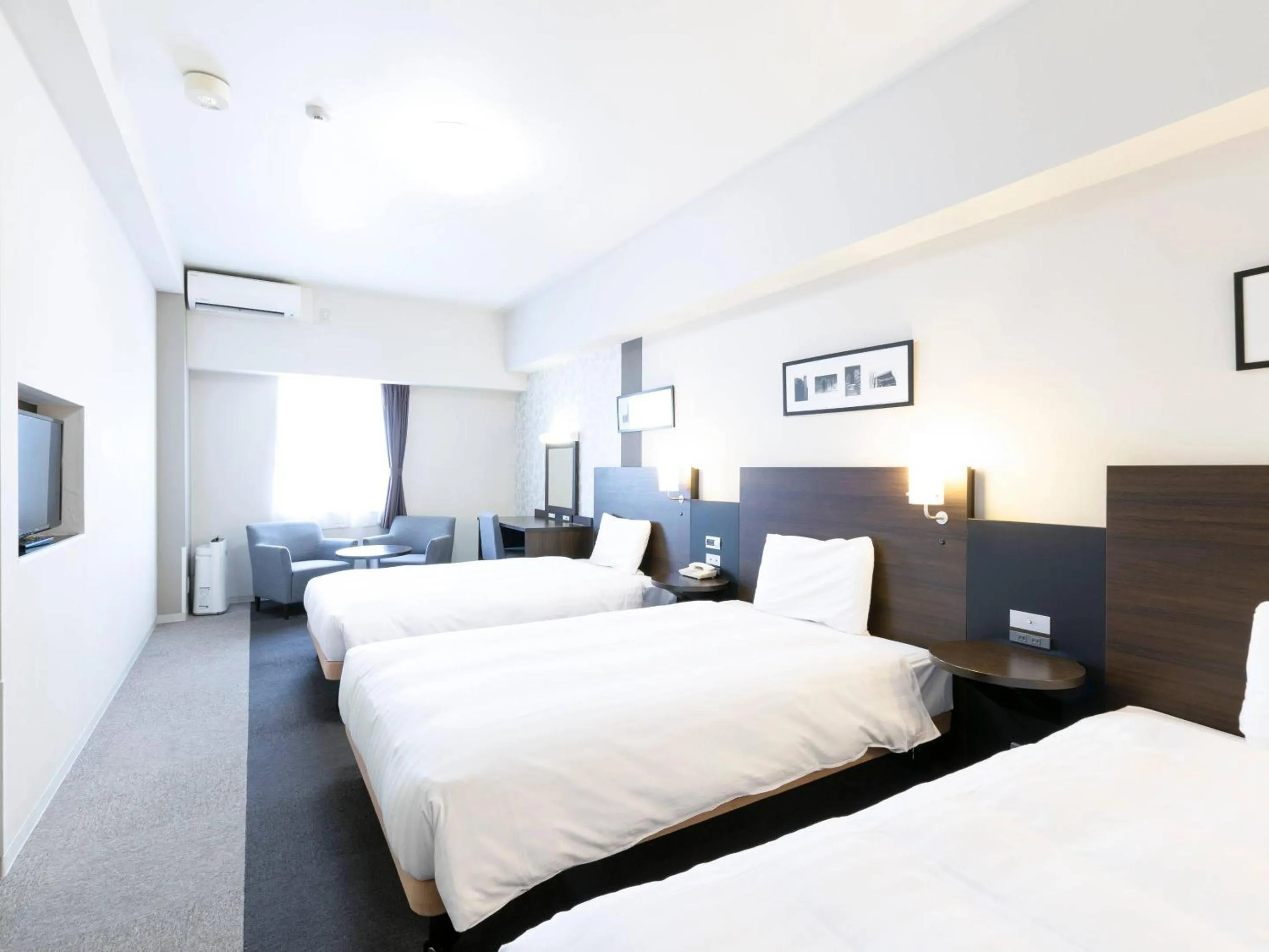 Bedroom, Bed in Comfort Hotel Central International Airport