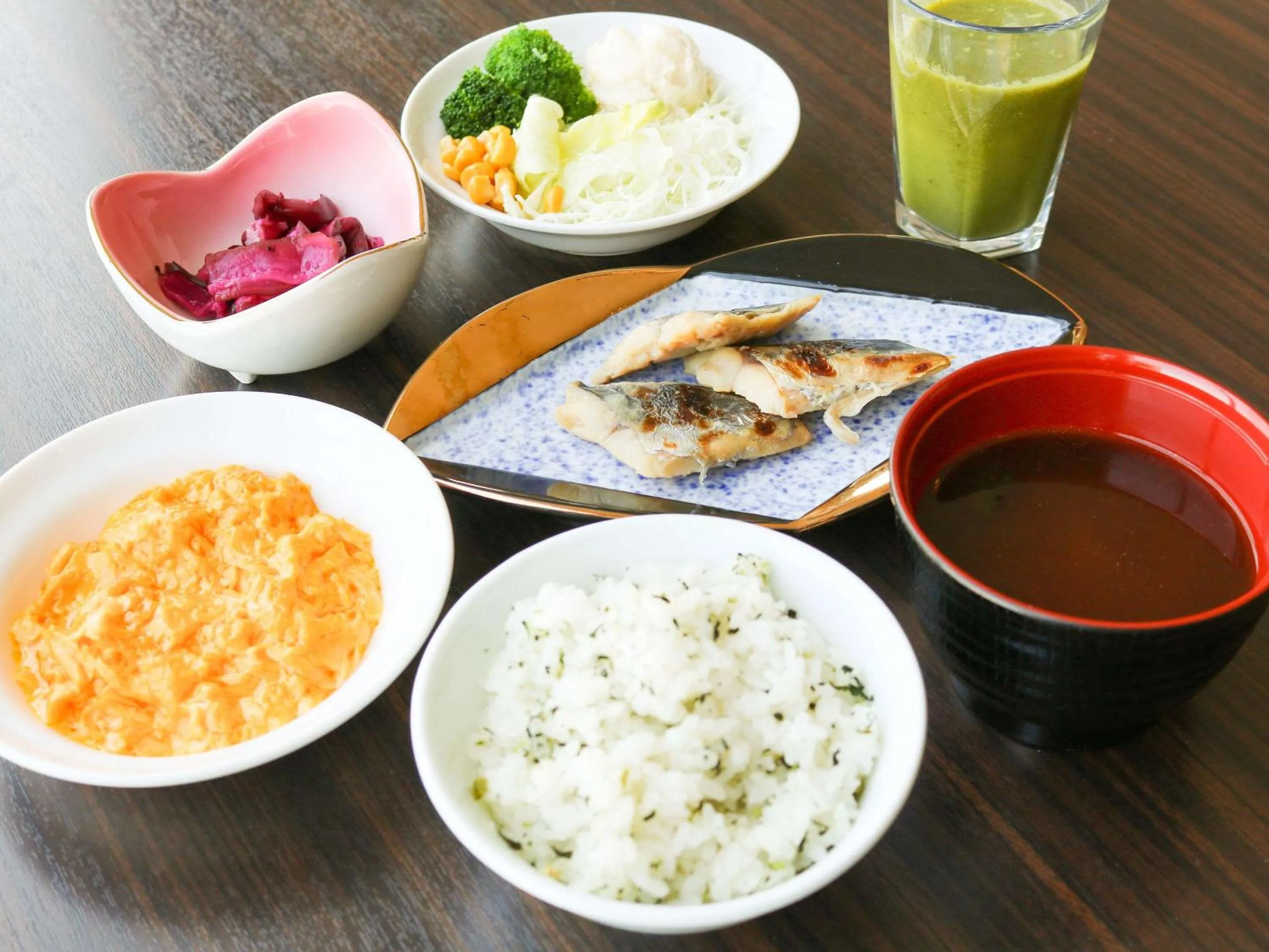 Breakfast in Comfort Hotel Central International Airport