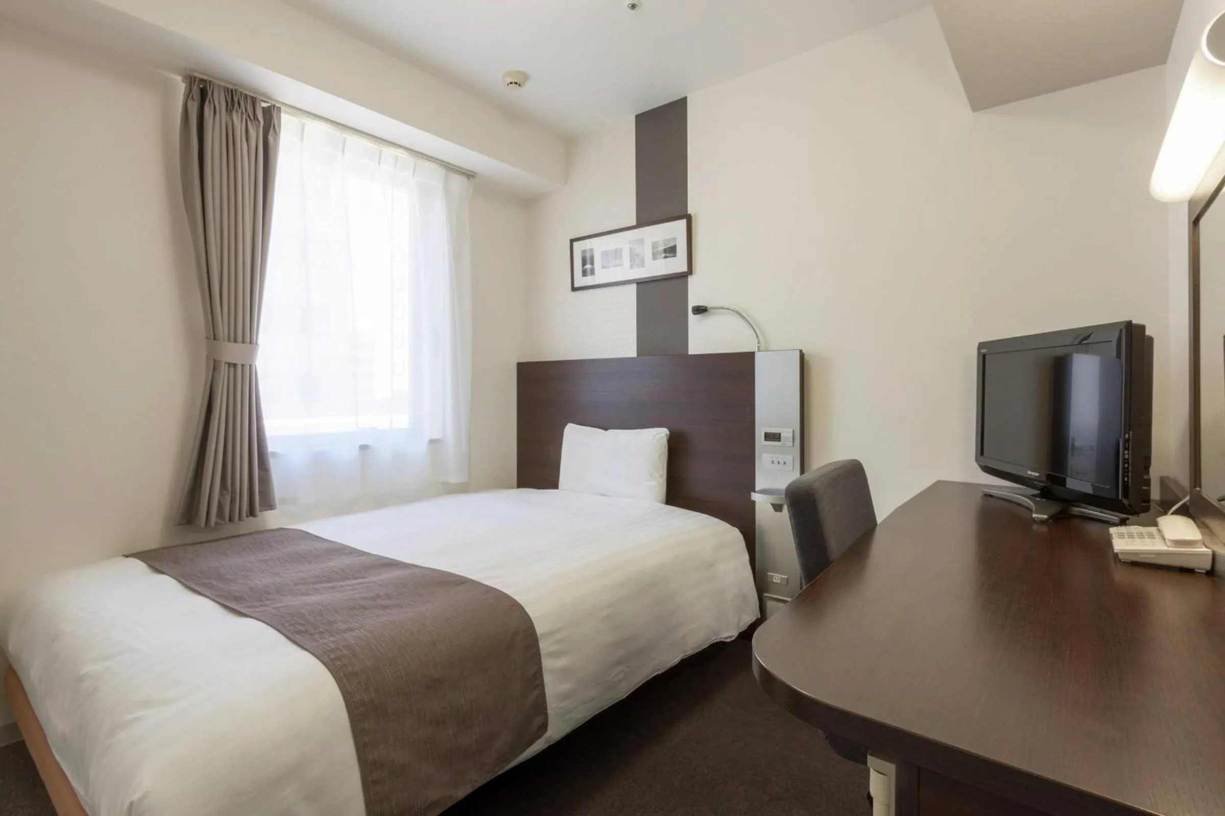 Bedroom, Bed in Comfort Hotel Hiroshima Otemachi