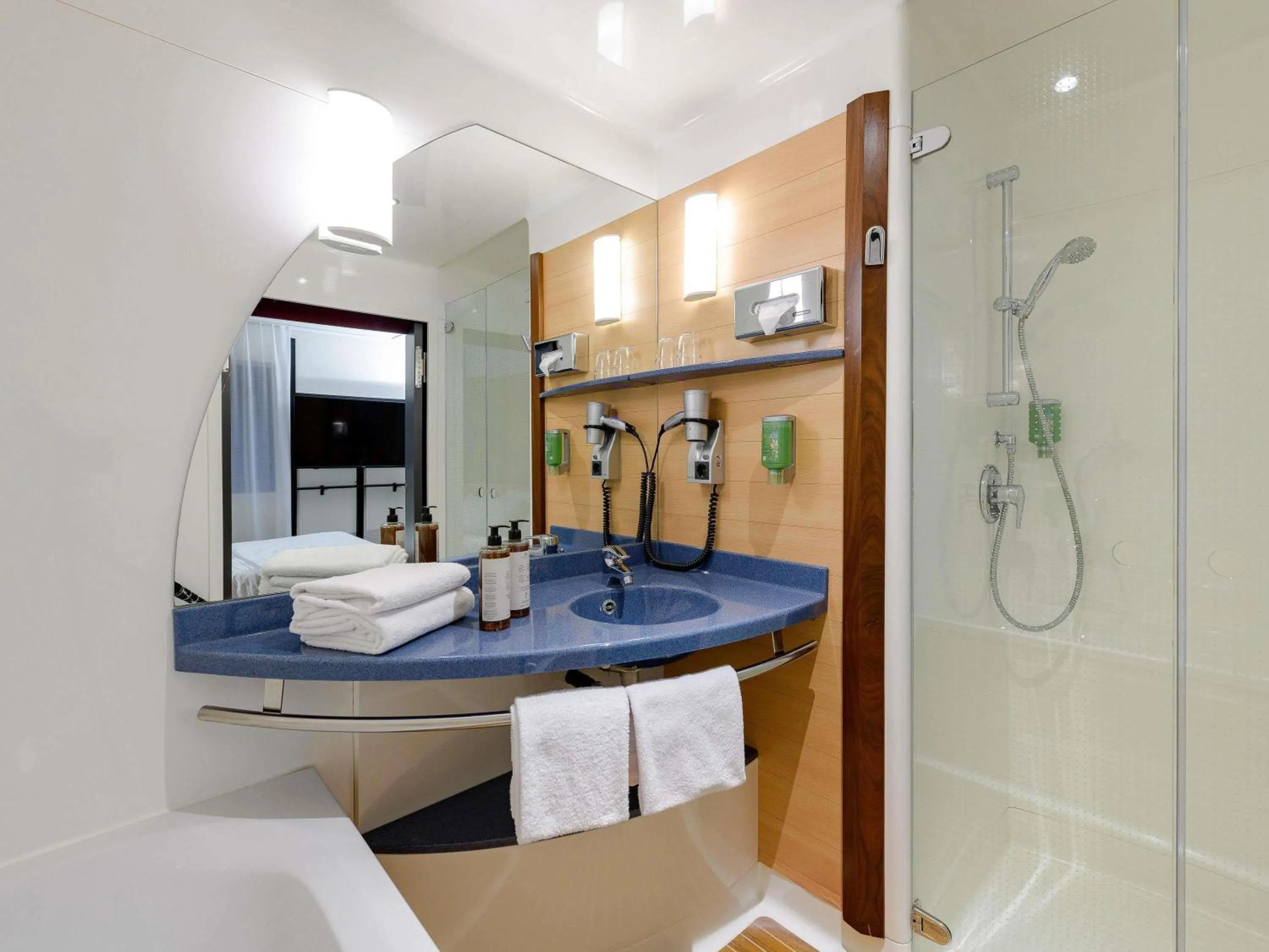 Bedroom in Novotel Suites München Parkstadt Schwabing