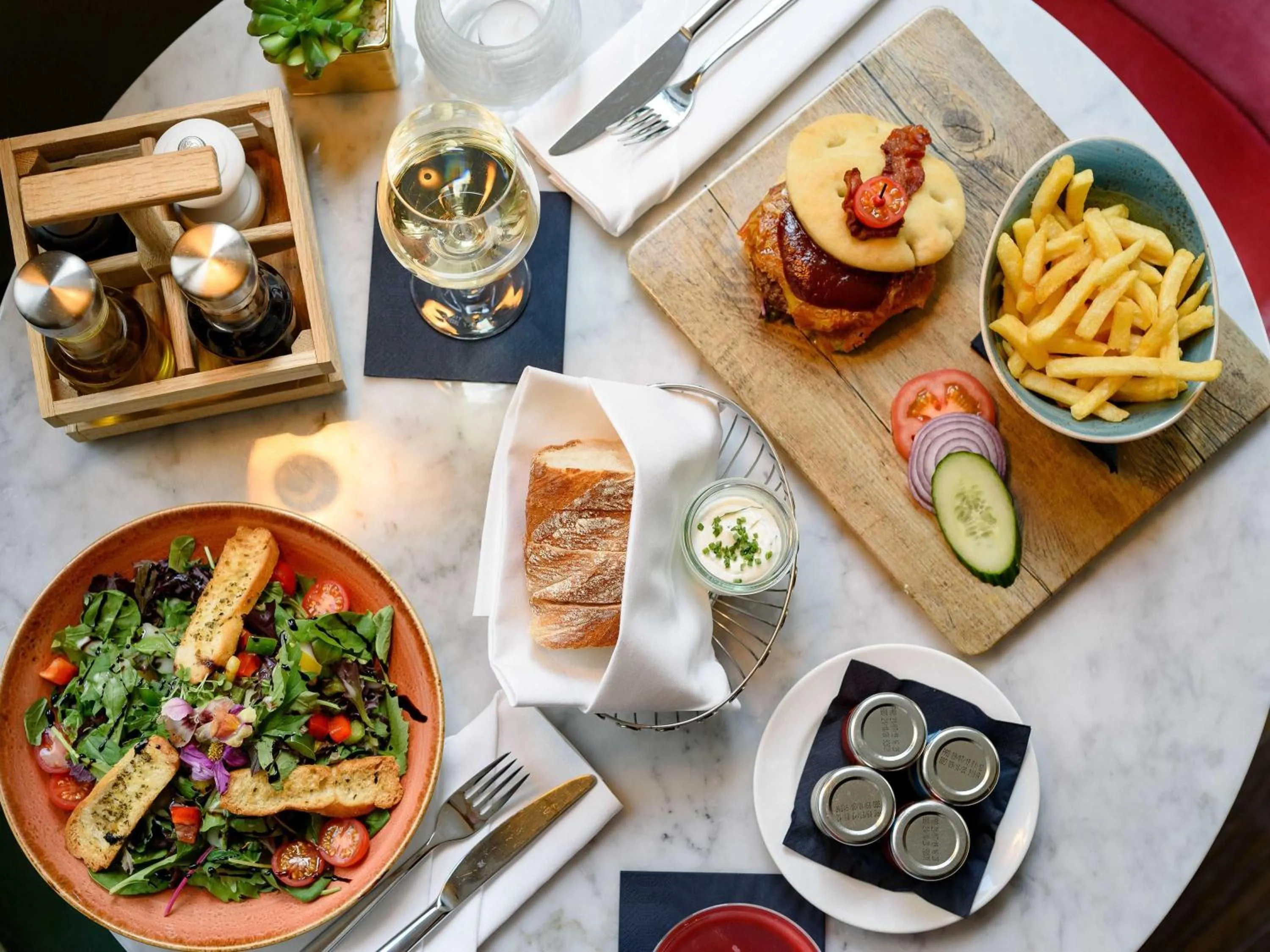 Restaurant/places to eat in Mercure Hotel Wiesbaden City