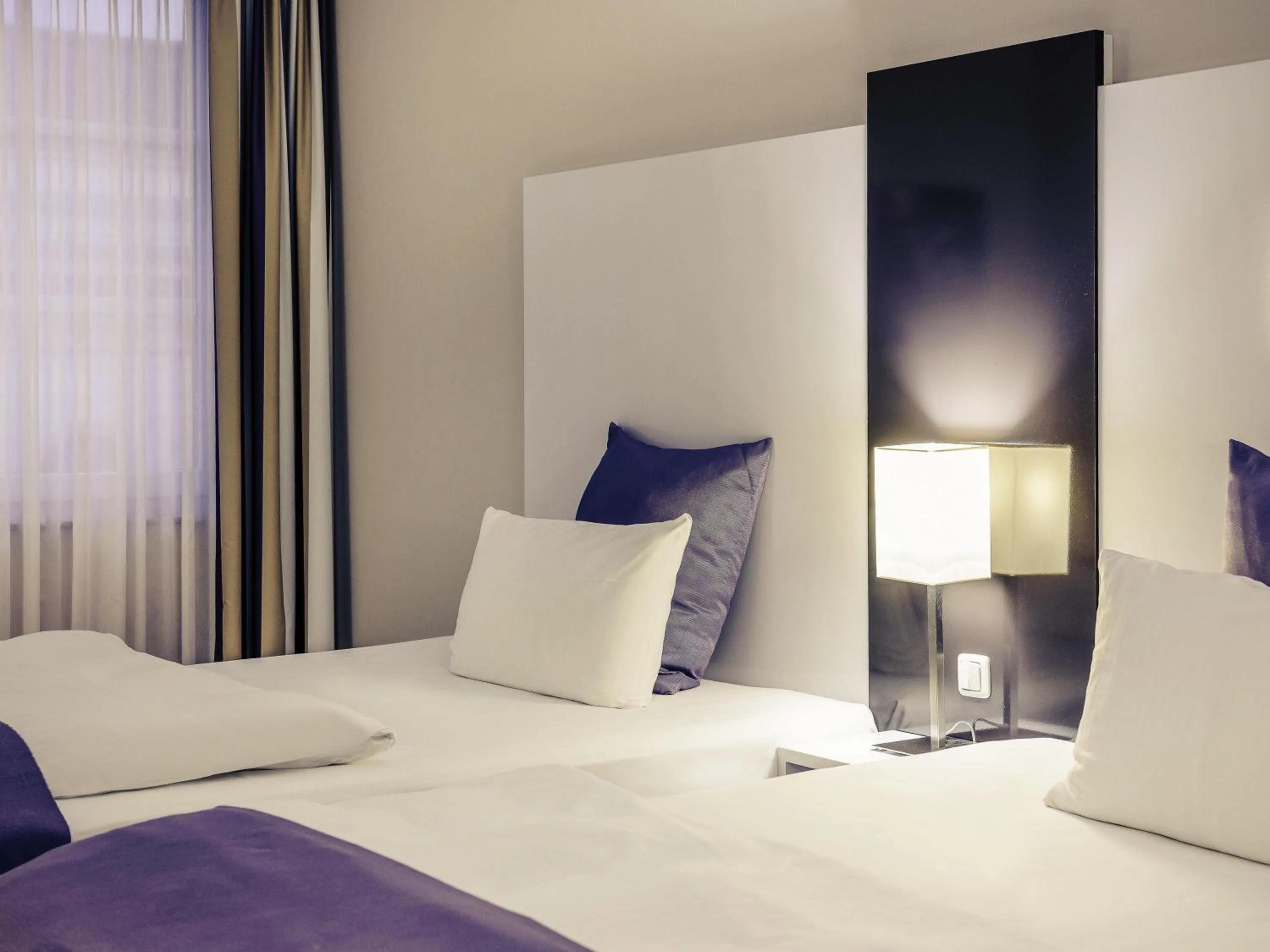 Bedroom, Bed in Mercure Hotel Wiesbaden City