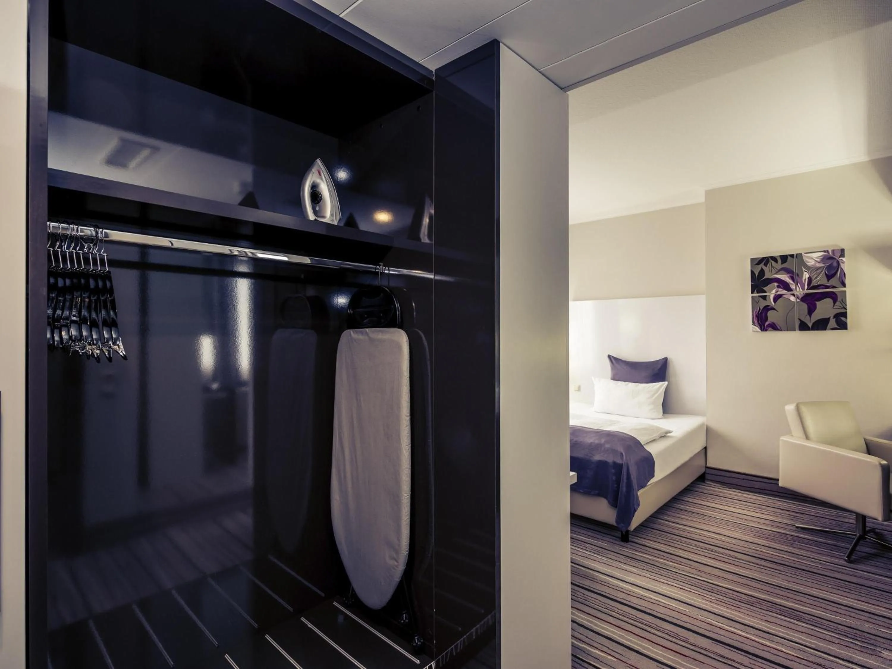 Bedroom, Bed in Mercure Hotel Wiesbaden City