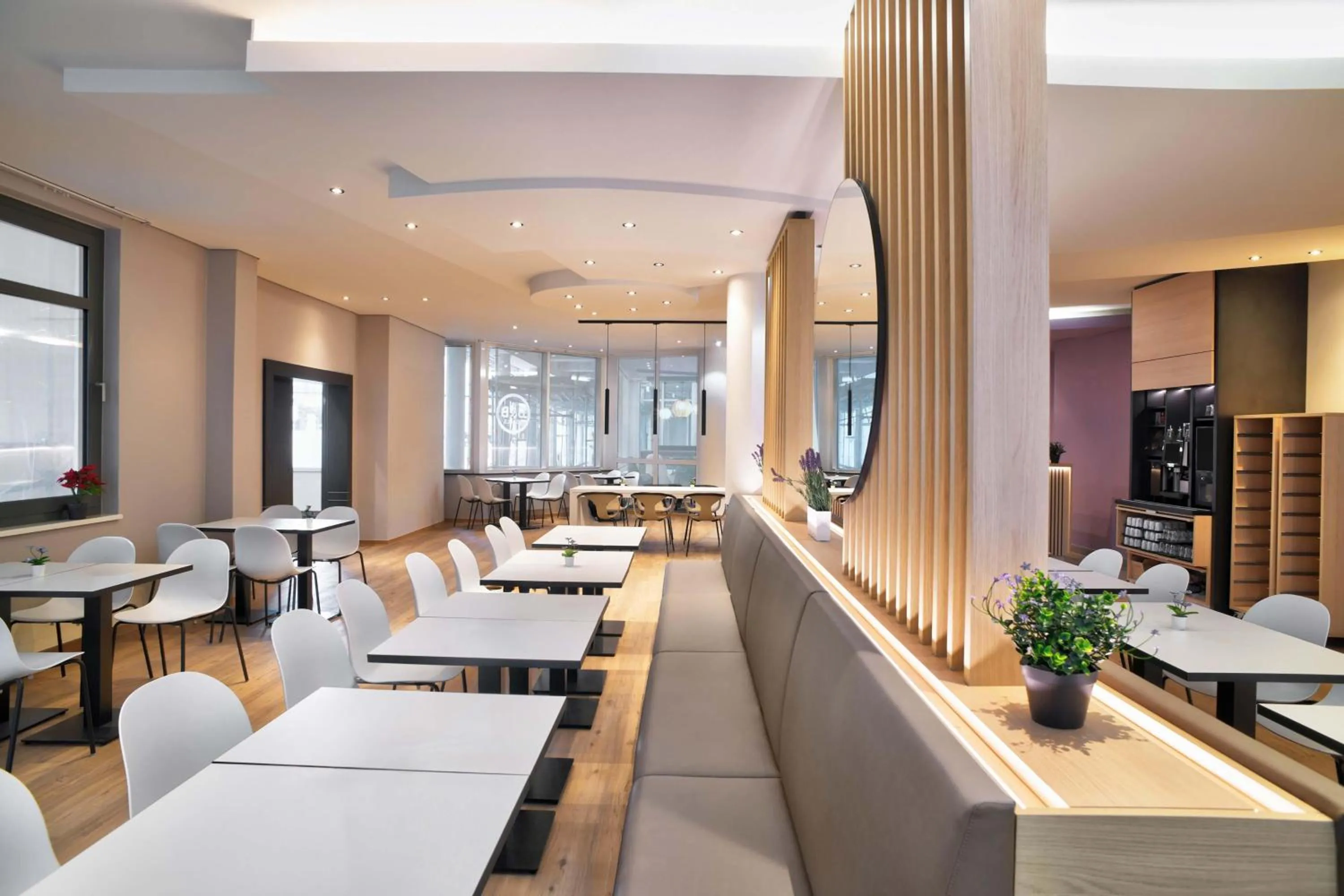 Lobby or reception in B&B HOTEL Kassel-Wilhelmshöhe