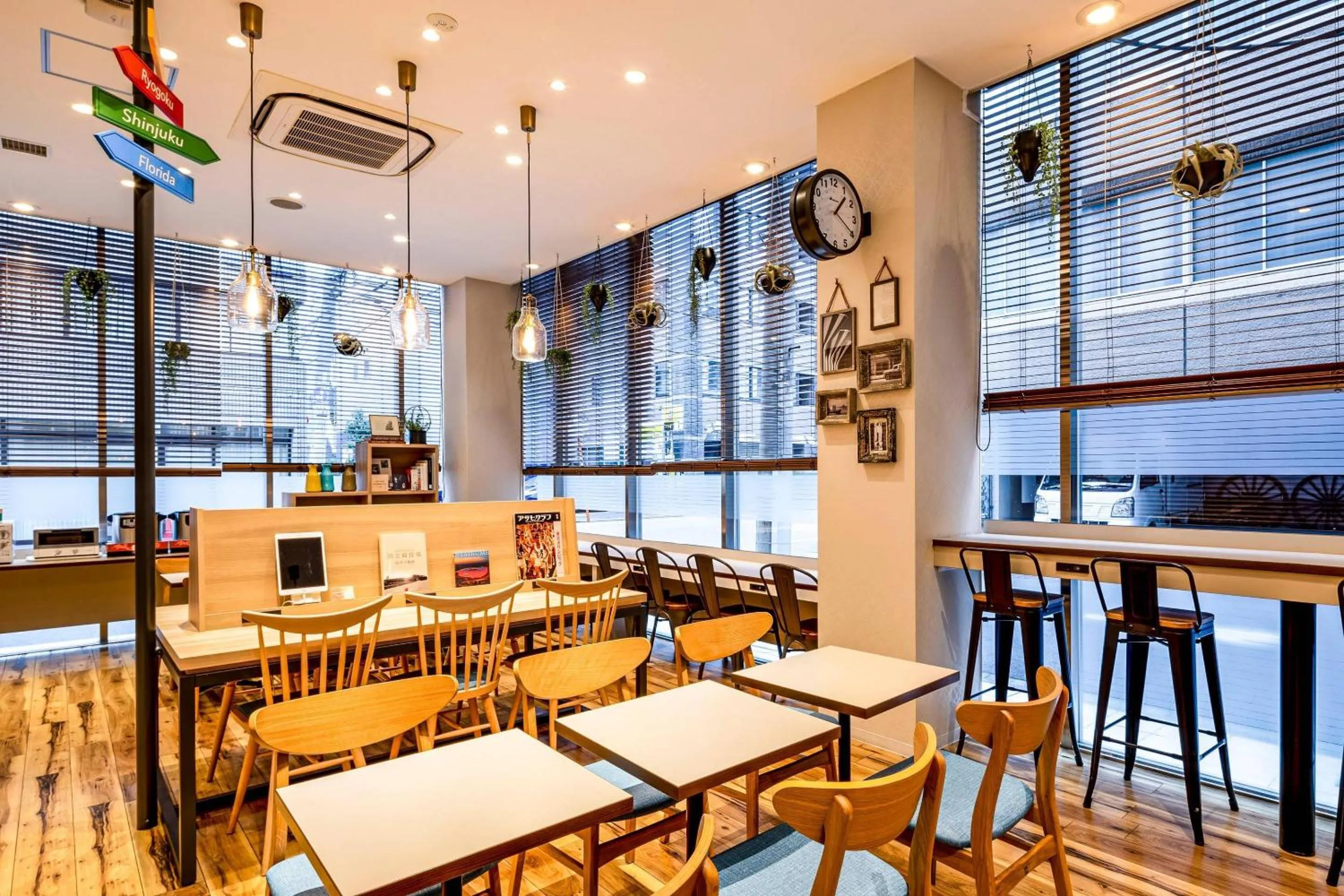 Restaurant/places to eat in Comfort Hotel Tokyo Kanda