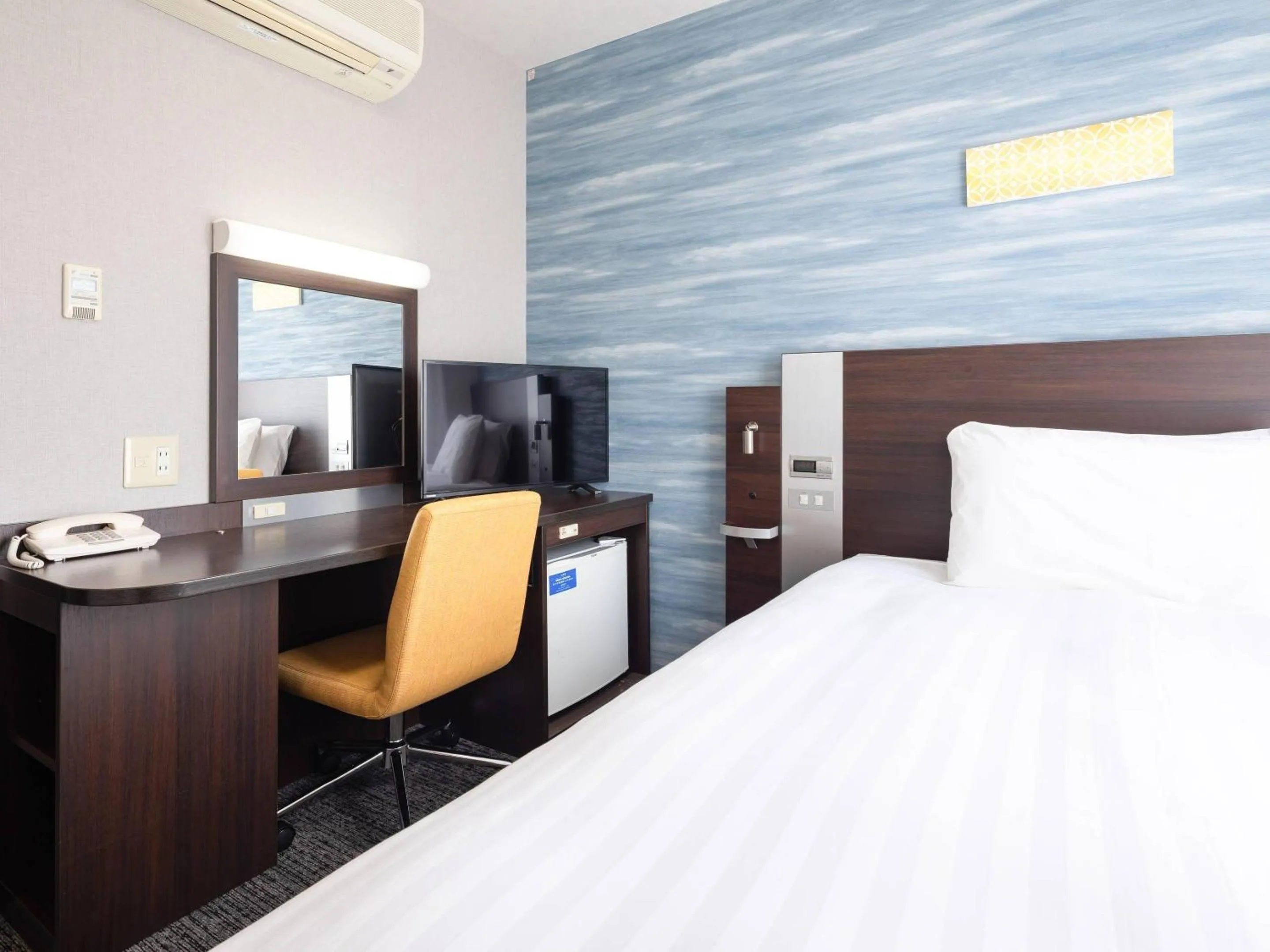 Bedroom, Bed in Comfort Hotel Tokyo Kiyosumi Shirakawa