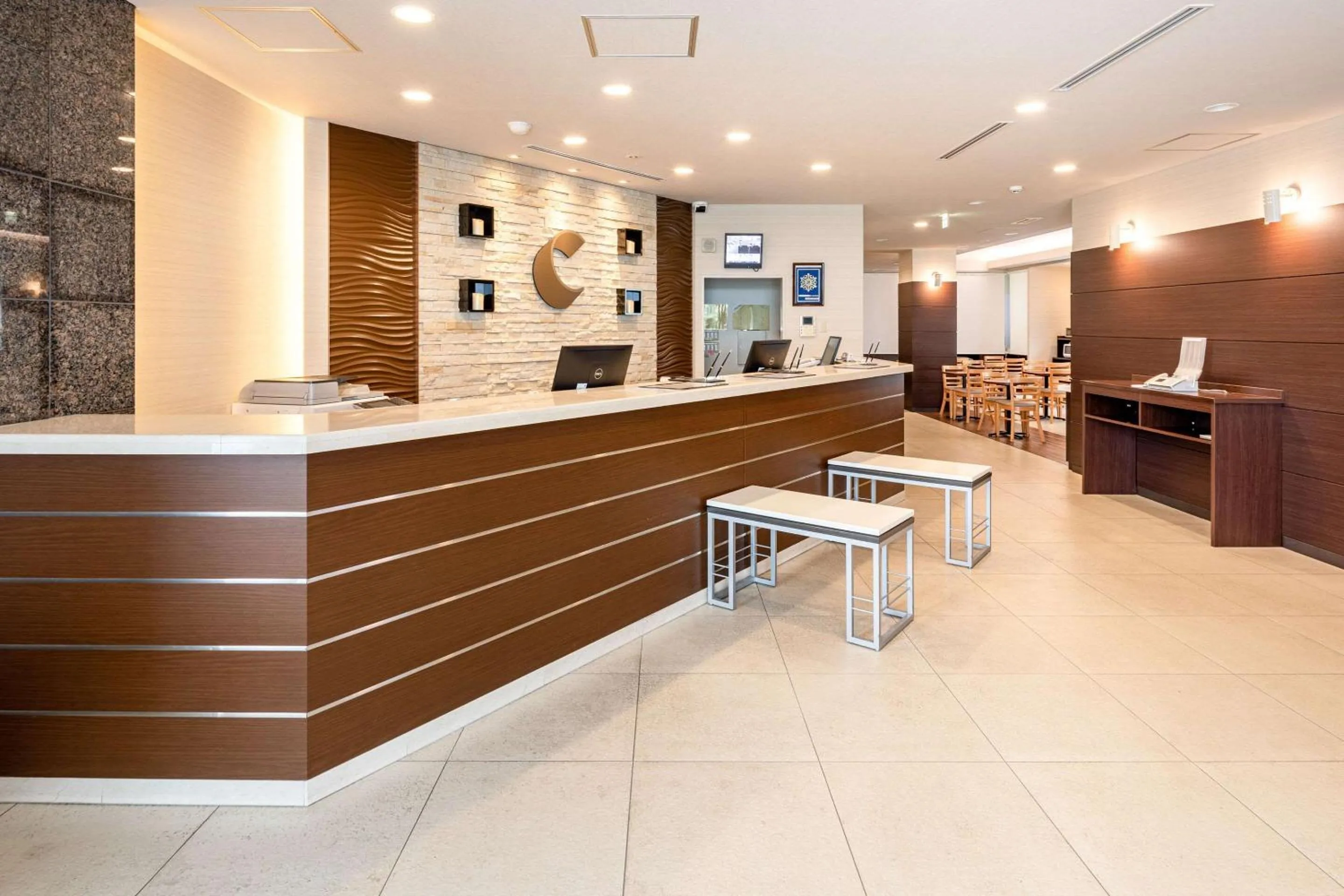 Lobby or reception in Comfort Hotel Tomakomai