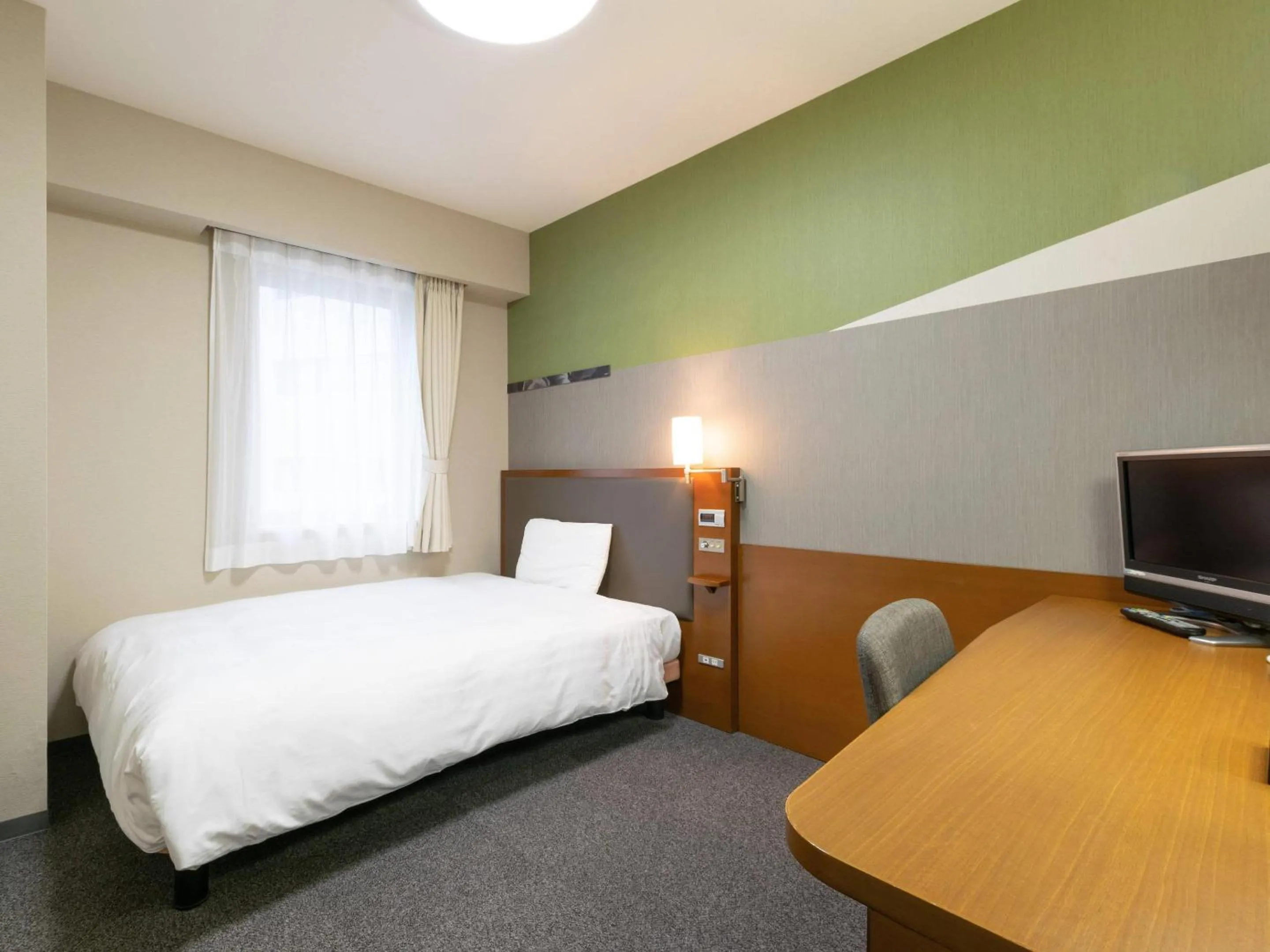 Bedroom, Bed in Comfort Hotel Toyama