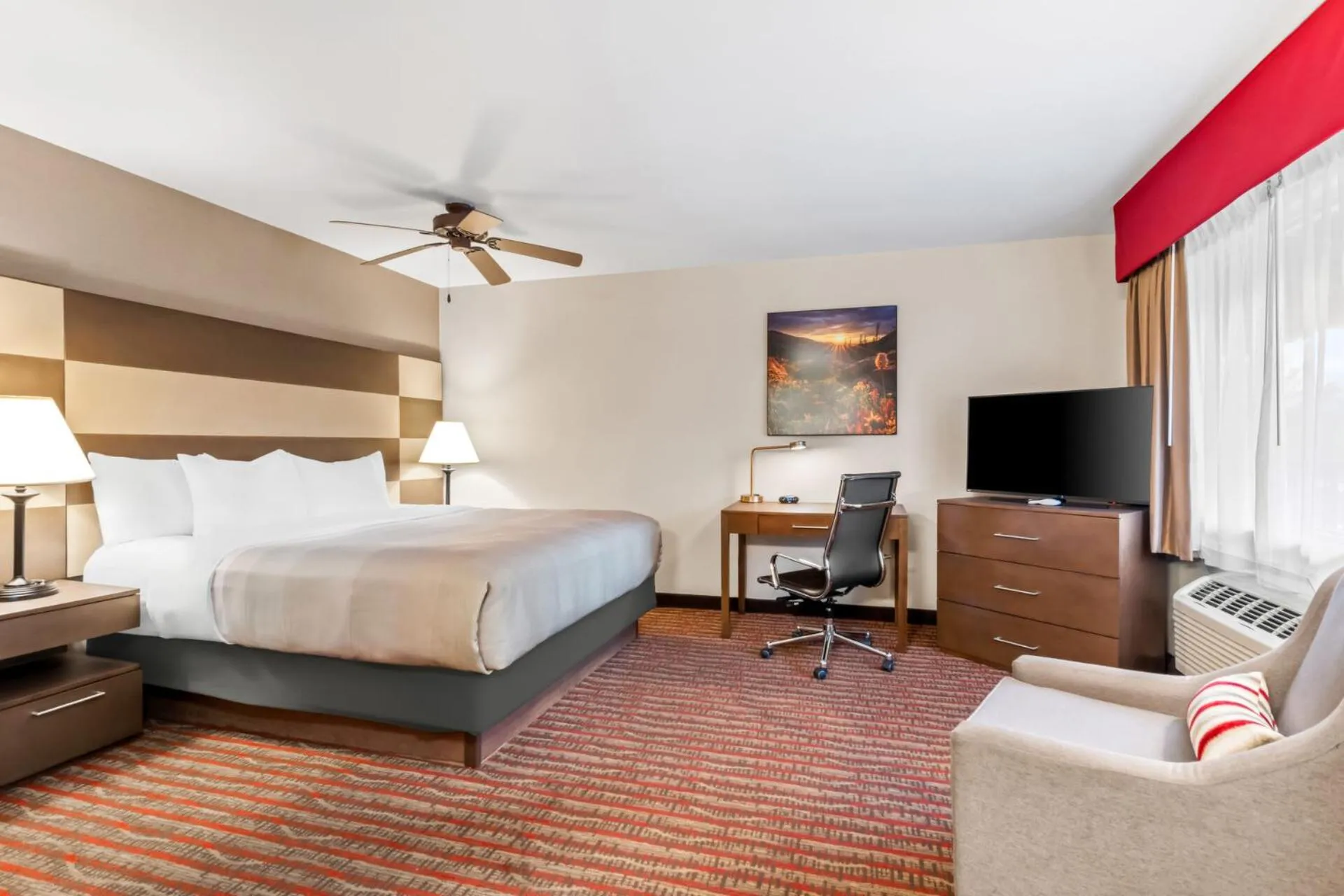 Bed in Quality Inn near Rocky Mountain National Park