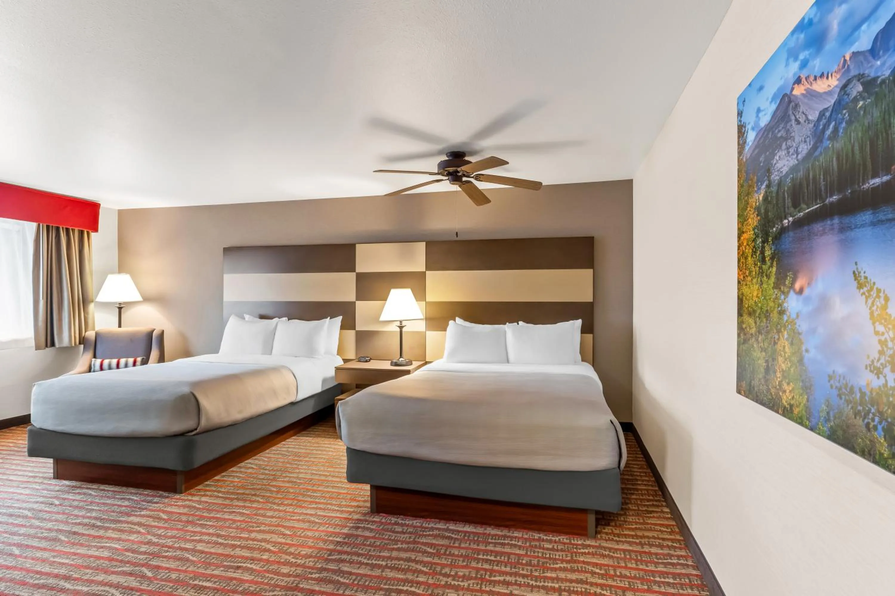 Bed in Quality Inn near Rocky Mountain National Park