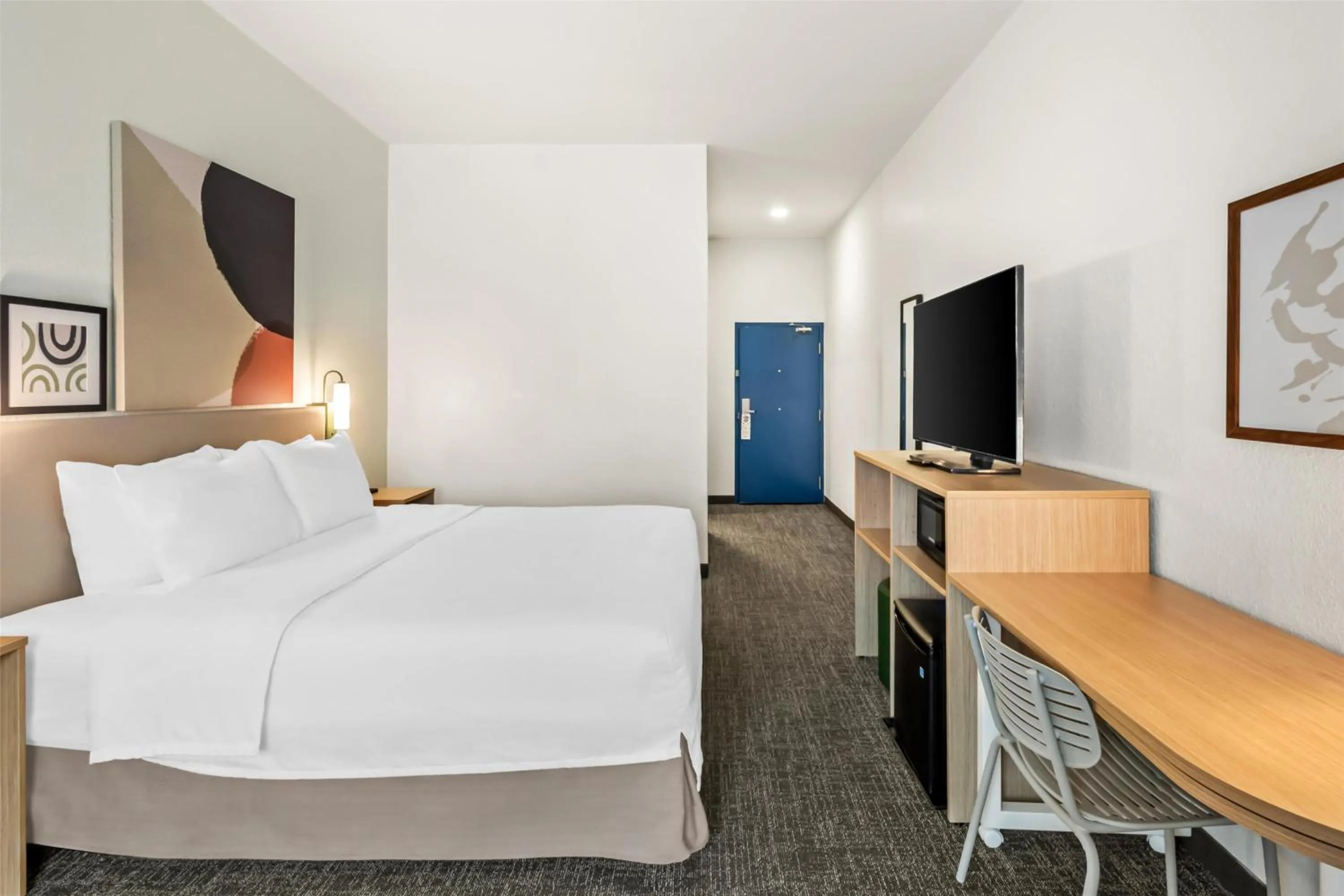 Bedroom, Bed in Spark by Hilton Duluth