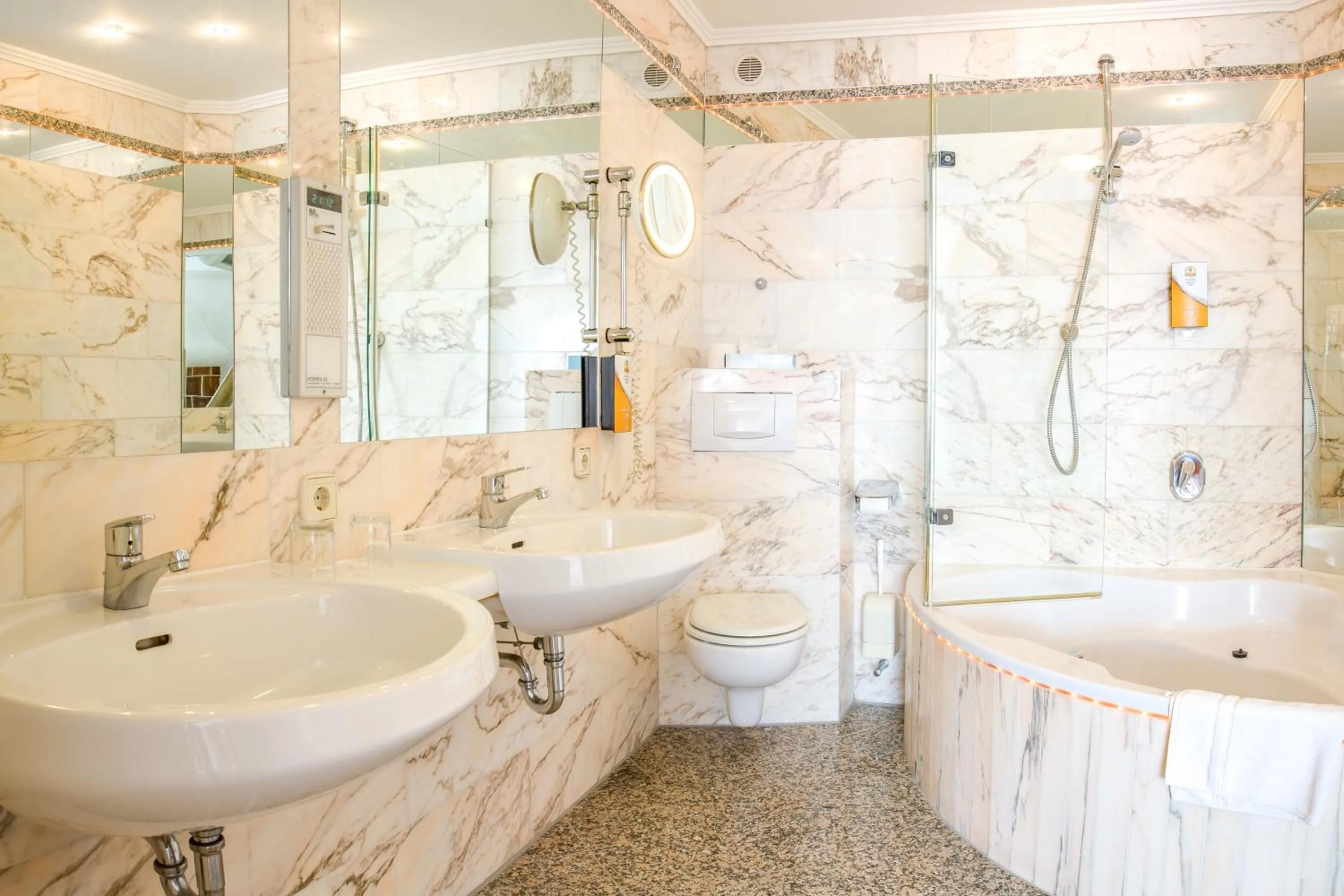 Toilet in AAAA Hotelwelt KÜBLER