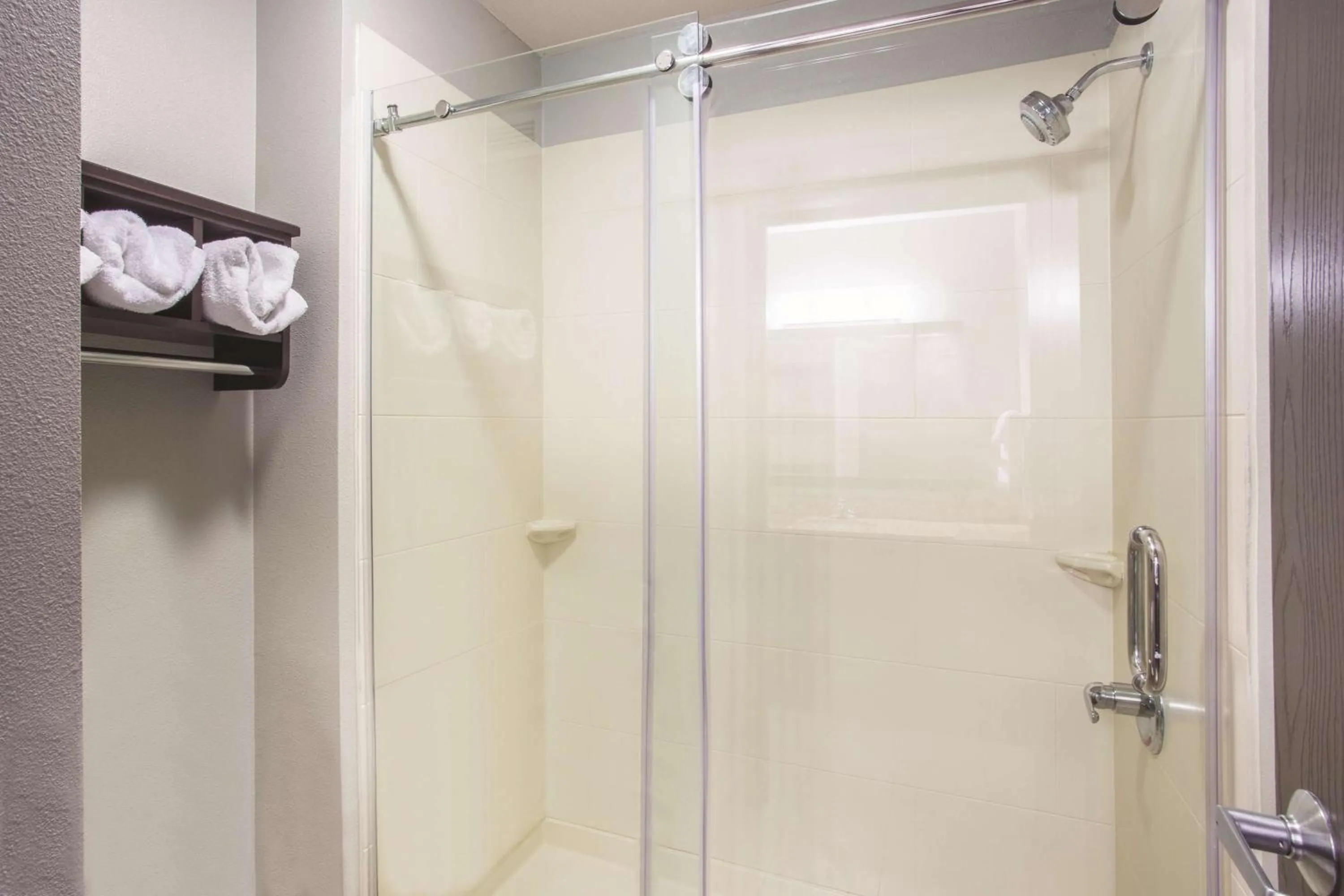 Photo of the whole room in La Quinta by Wyndham O'Fallon, IL - St. Louis