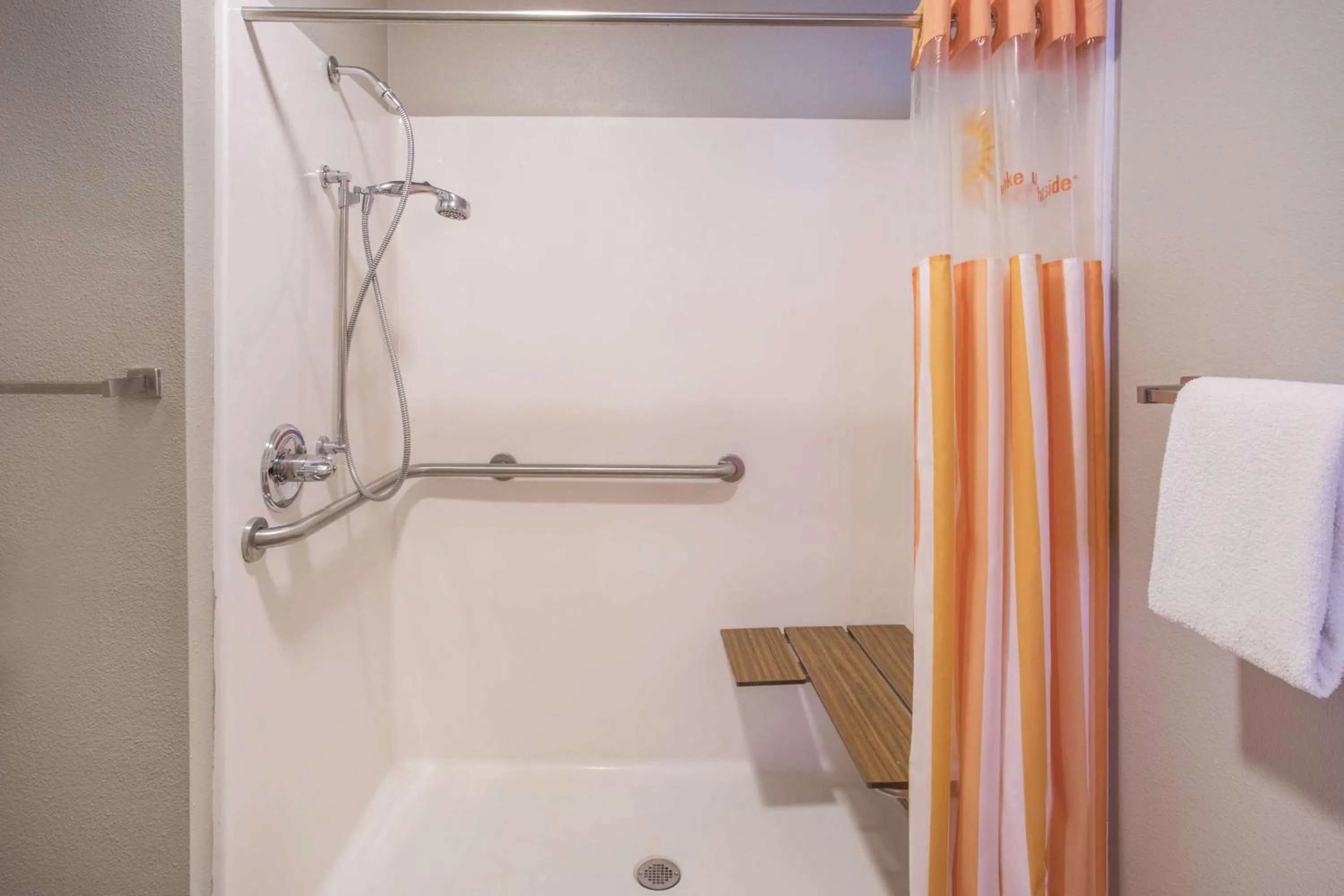 Photo of the whole room in La Quinta by Wyndham O'Fallon, IL - St. Louis