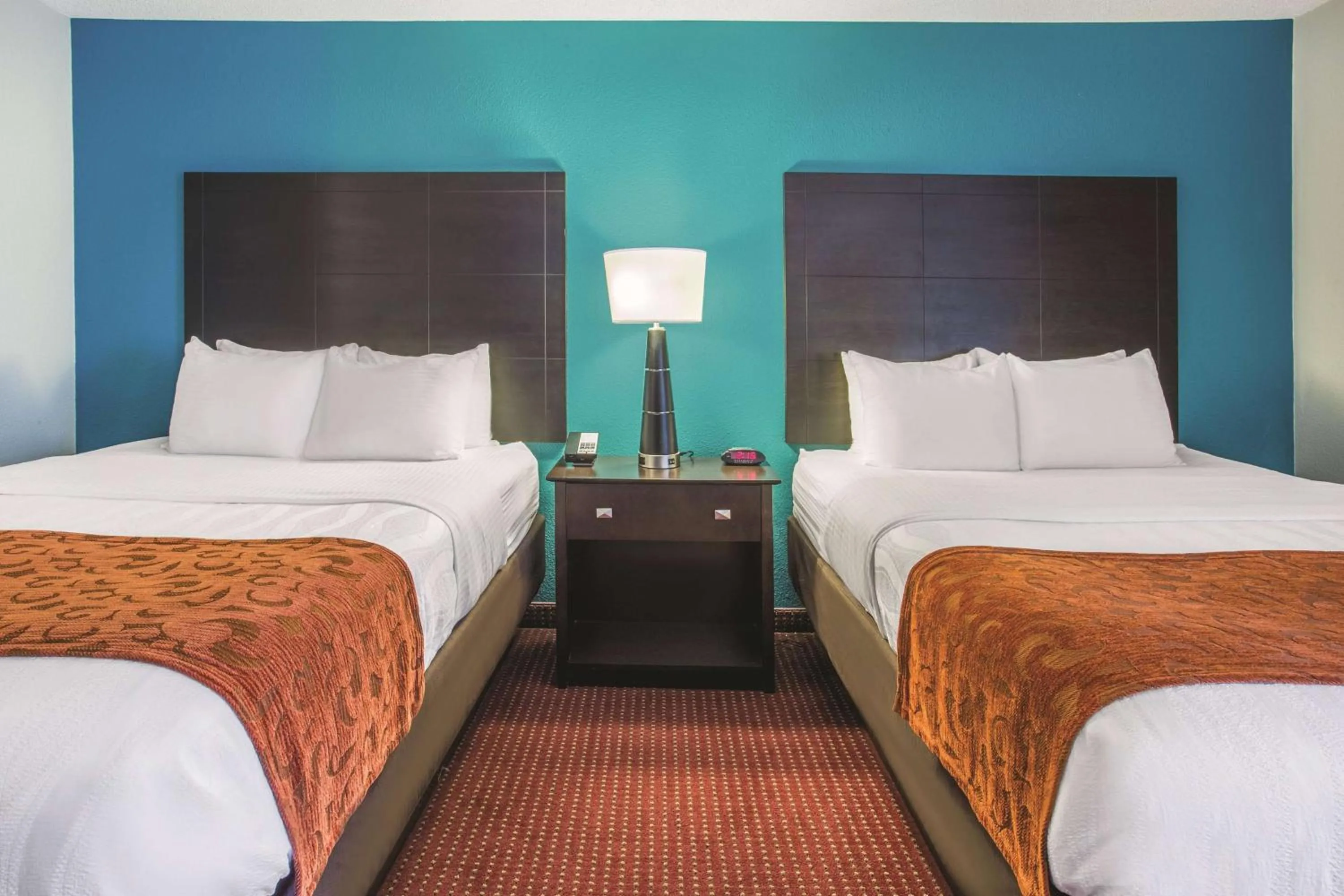 Photo of the whole room, Bed in La Quinta by Wyndham O'Fallon, IL - St. Louis