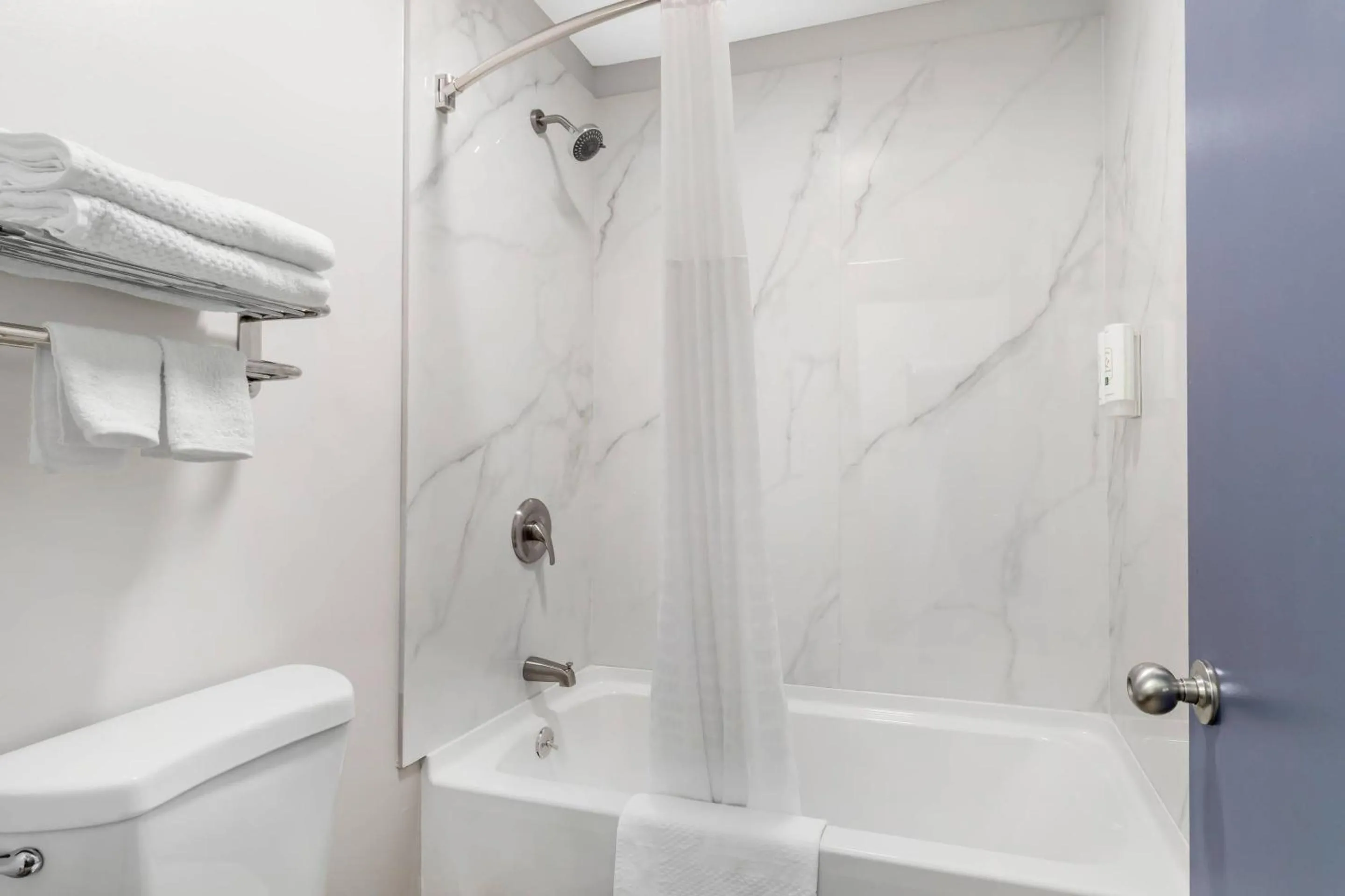 Bedroom in Quality Inn Madison - Huntsville