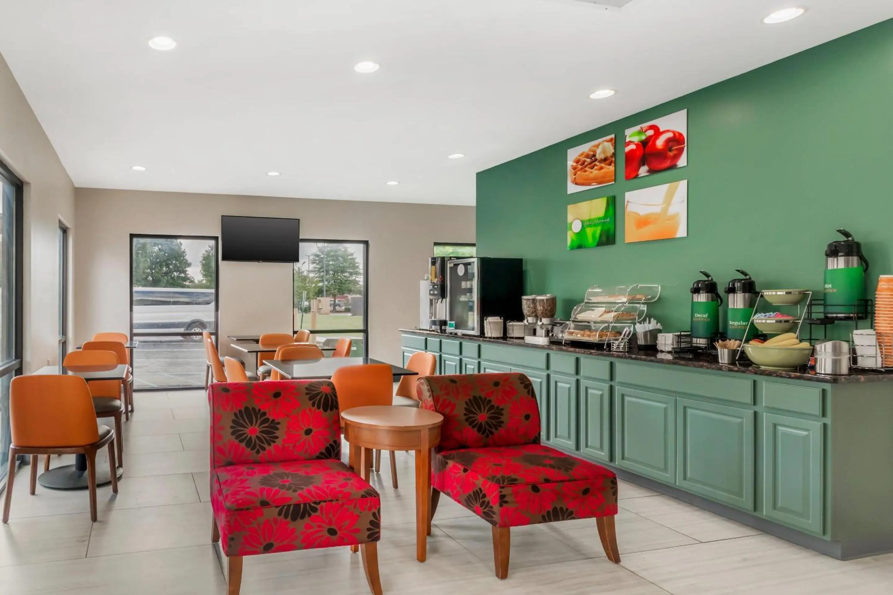 Breakfast in Quality Inn Madison - Huntsville