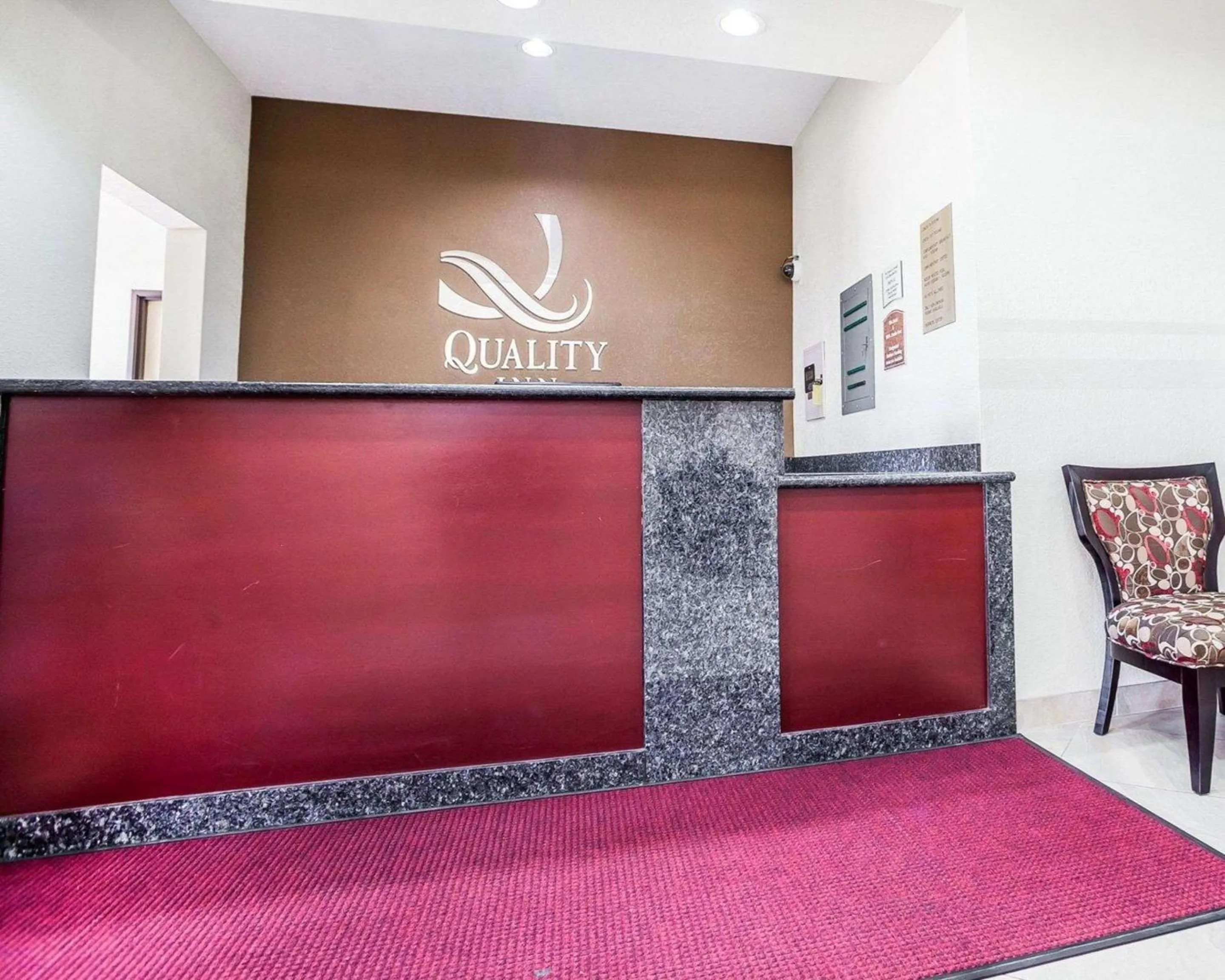 Lobby or reception in Quality Inn & Suites Altoona - Des Moines