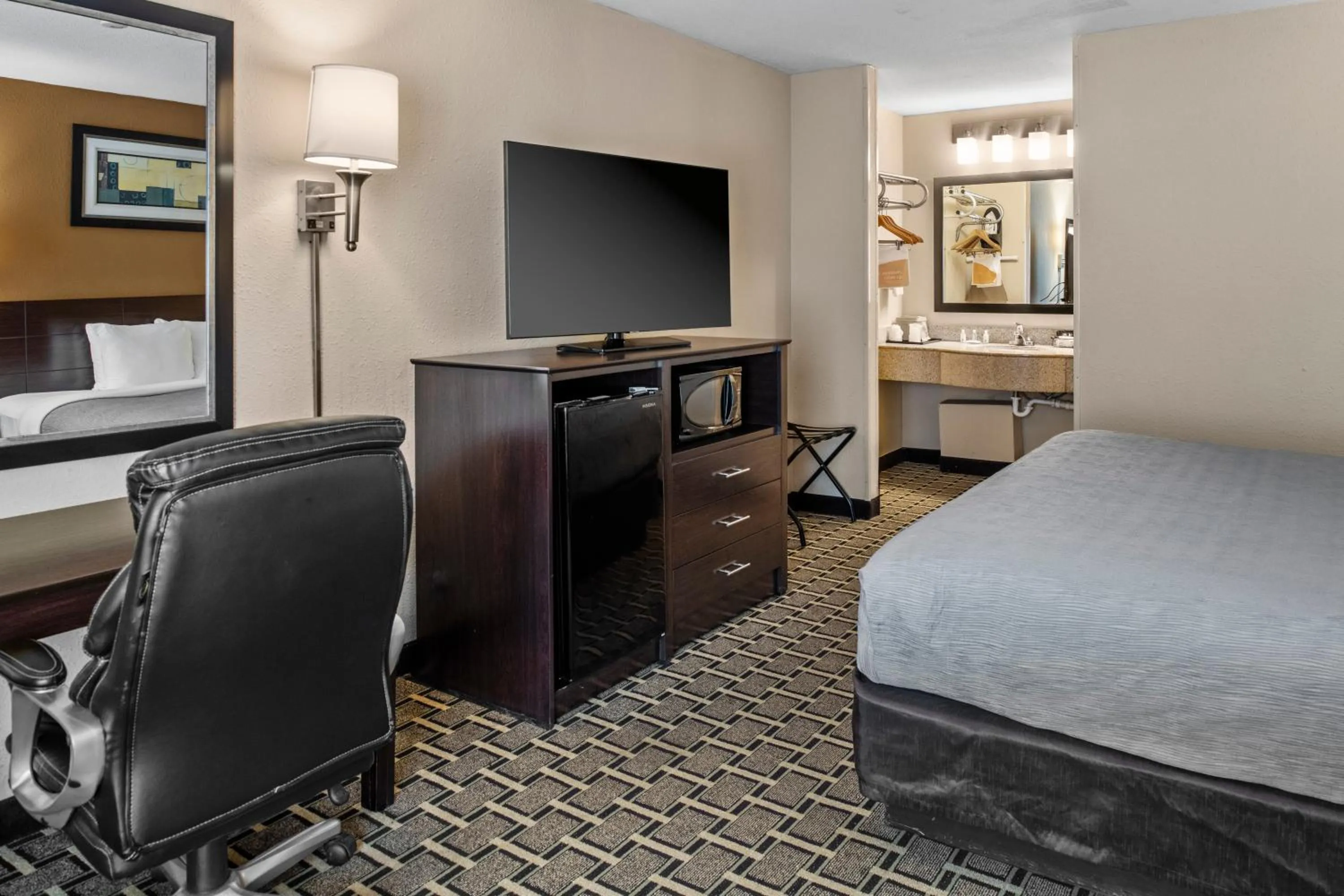 Bed in Quality Inn Kingsland