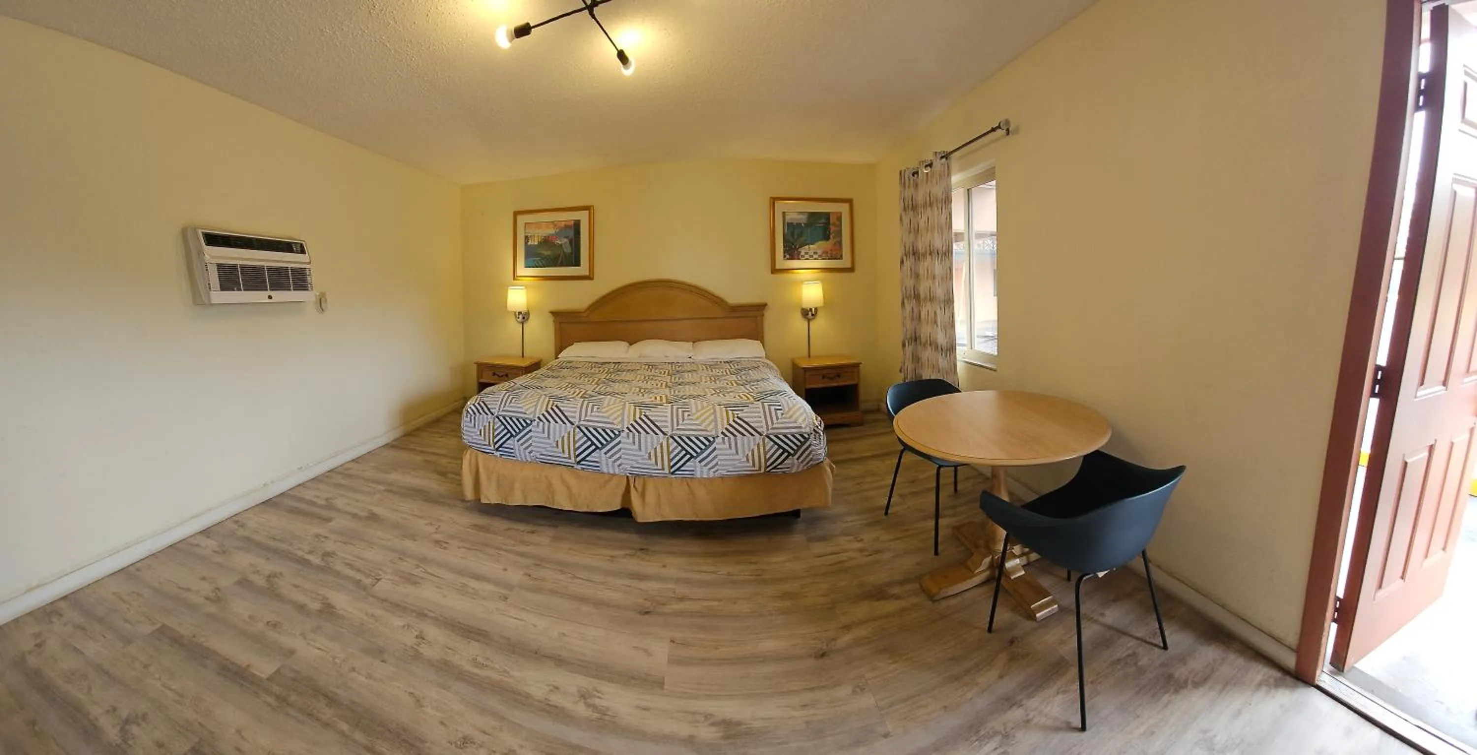 Bed in Rodeway Inn Fort Pierce US Highway 1